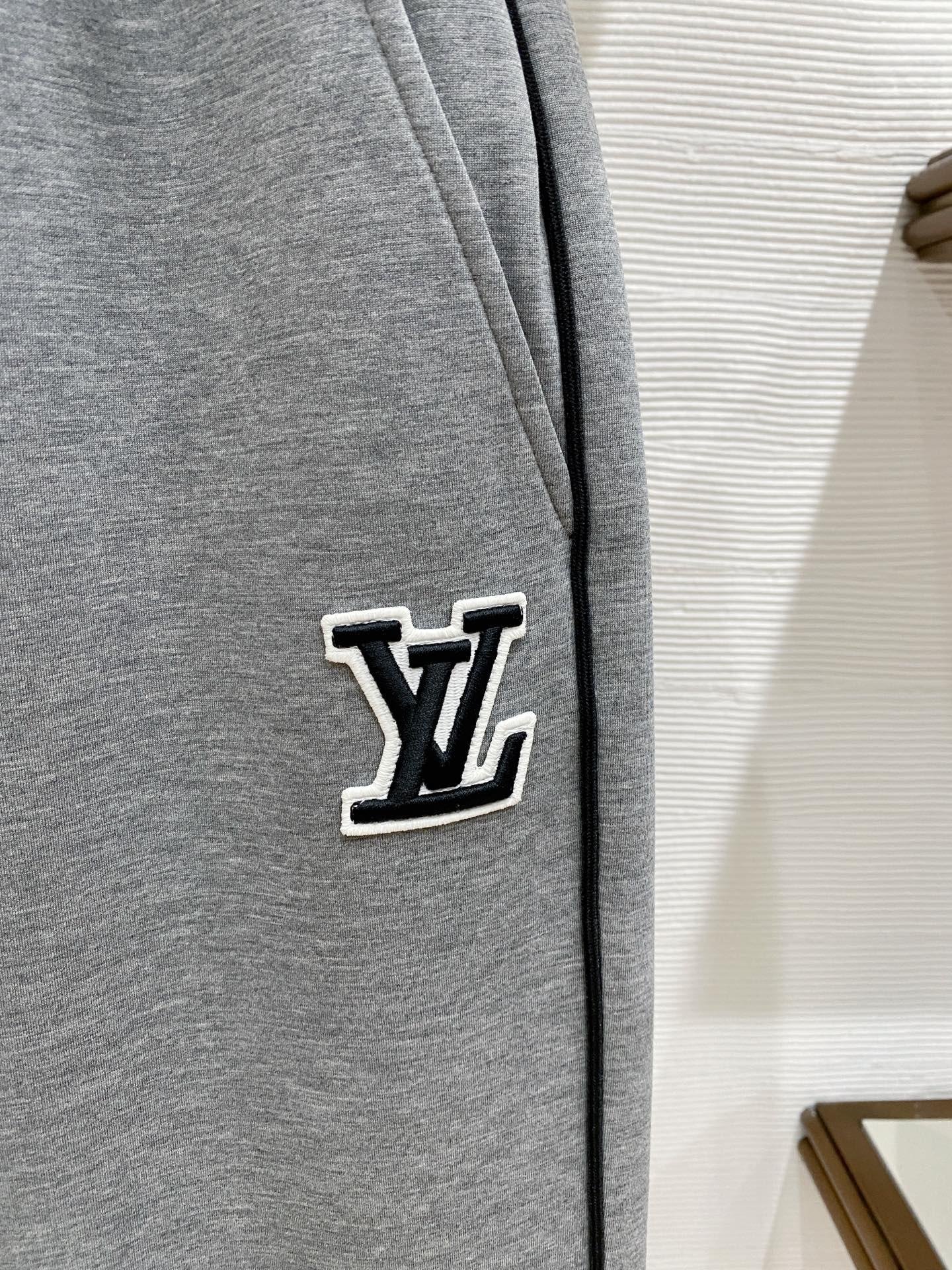 🌟27 驴家# 2026 春夏时尚/休闲裤子美学的焕新诠释,演绎浓郁的格调型时尚风范,细节感和设计感强悍