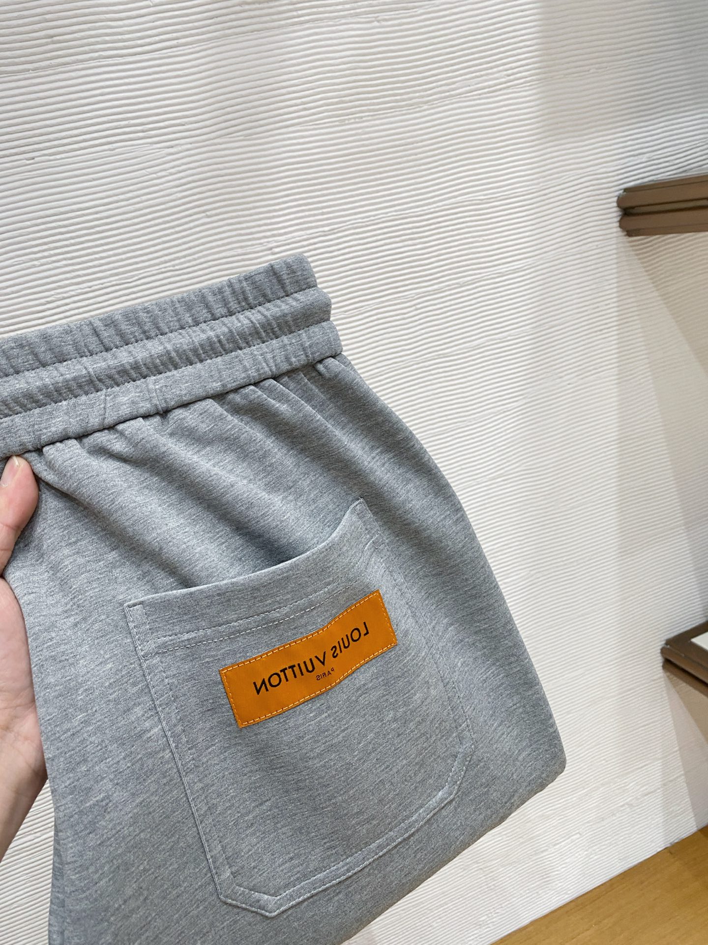 🌟27 驴家# 2026 春夏时尚/休闲裤子美学的焕新诠释,演绎浓郁的格调型时尚风范,细节感和设计感强悍