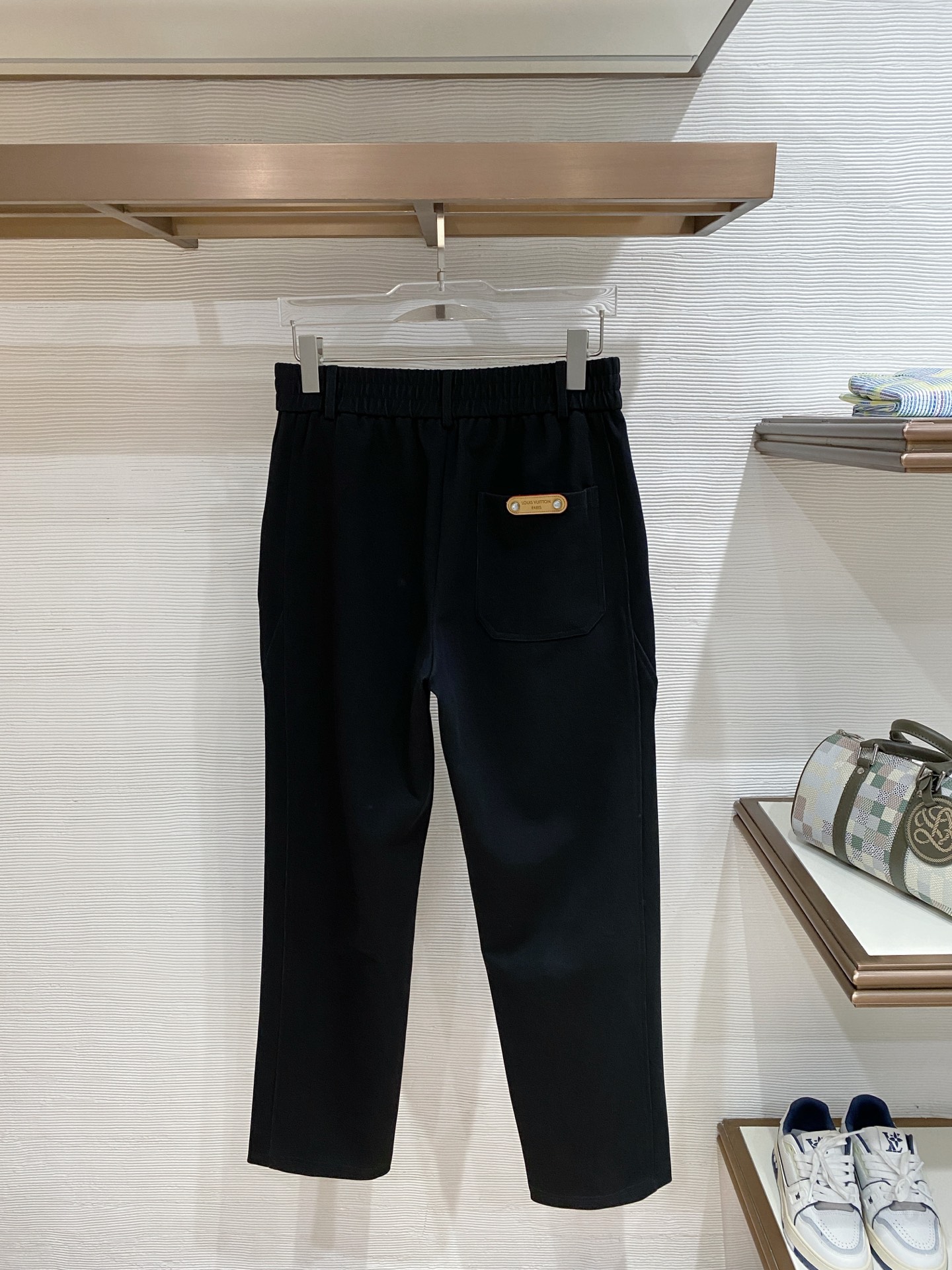 🌟27 驴家# 2026 春夏时尚/休闲裤子美学的焕新诠释,演绎浓郁的格调型时尚风范,细节感和设计感强悍