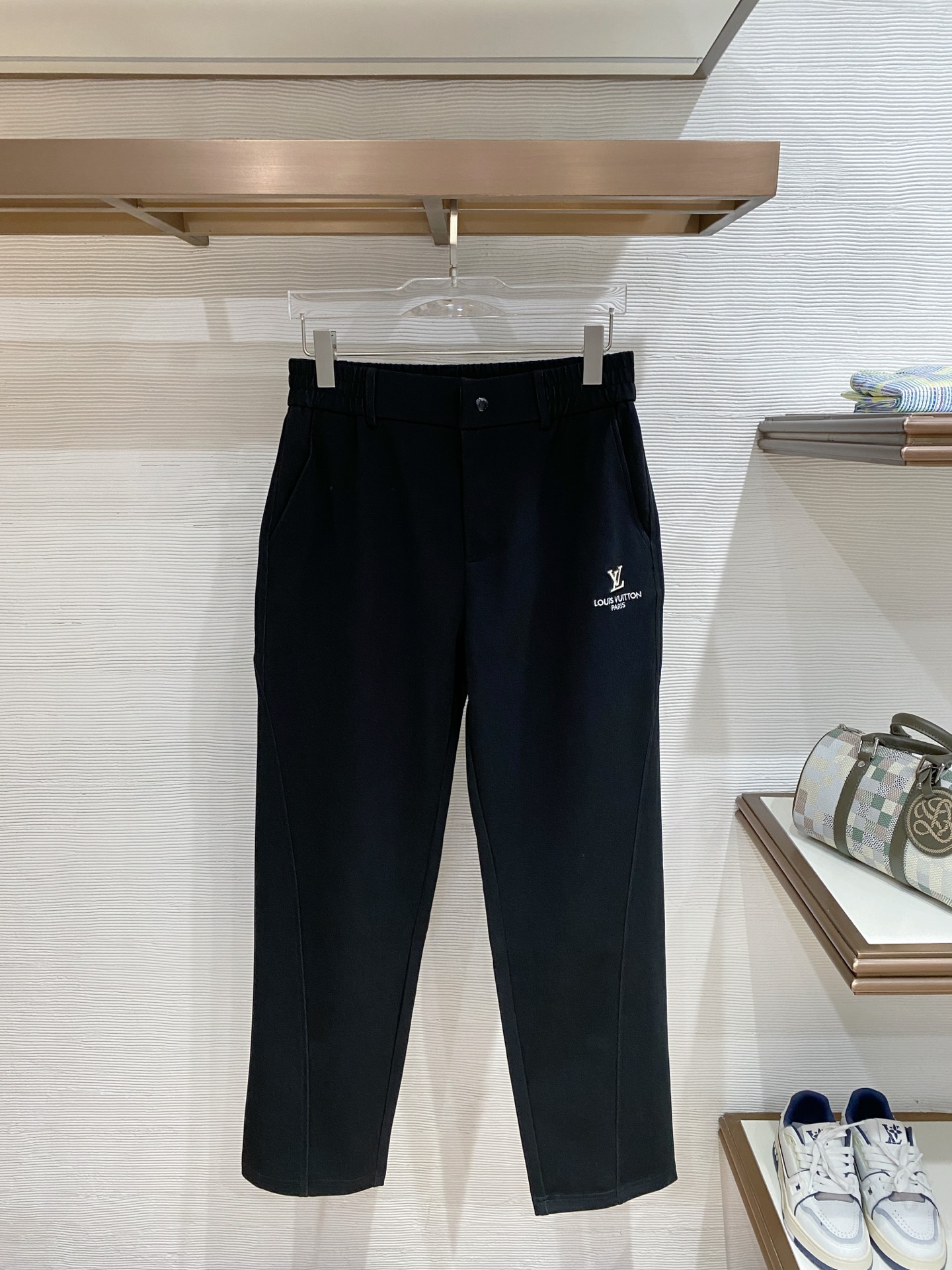 🌟27 驴家# 2026 春夏时尚/休闲裤子美学的焕新诠释,演绎浓郁的格调型时尚风范,细节感和设计感强悍