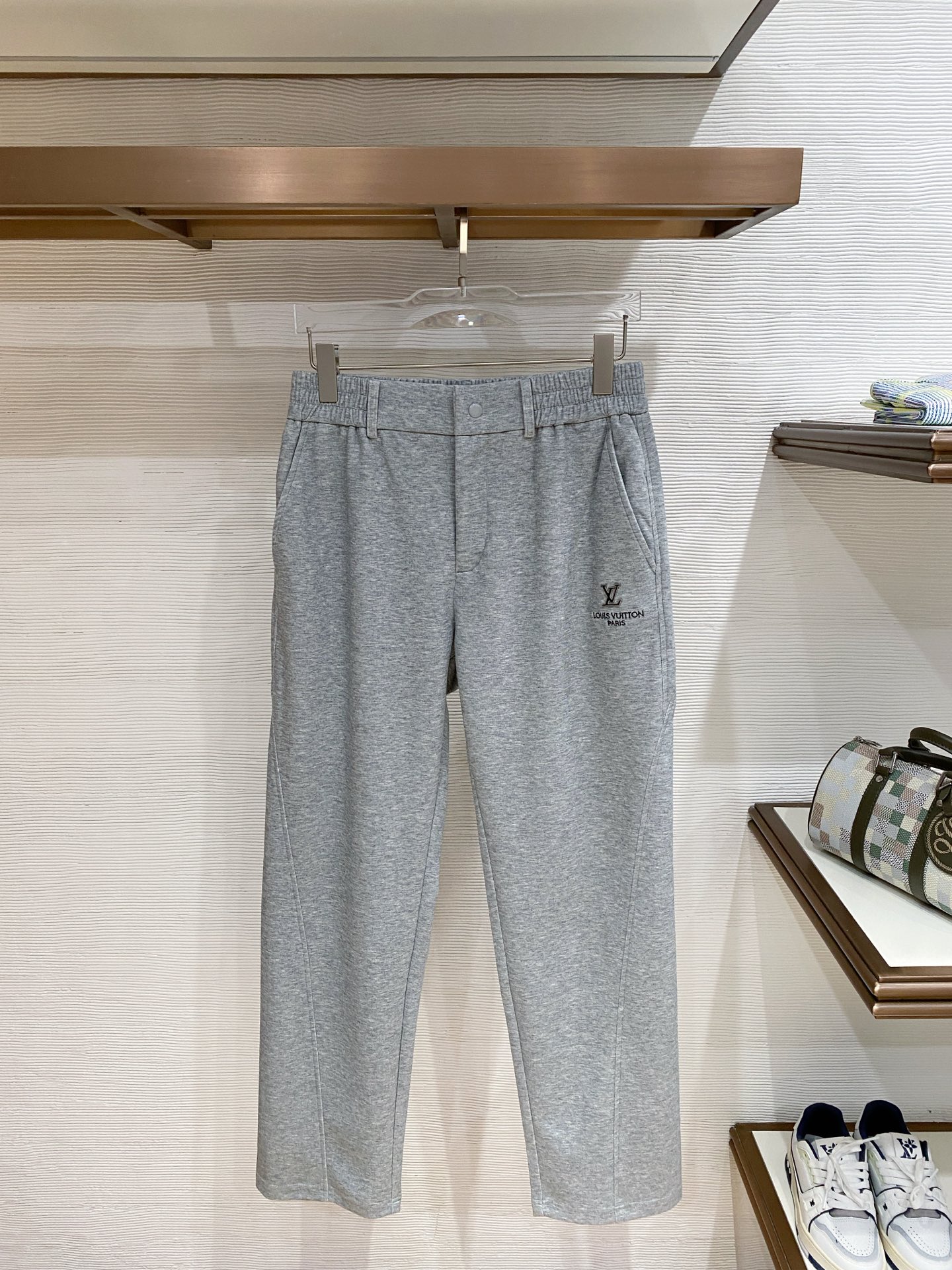 🌟27 驴家# 2026 春夏时尚/休闲裤子美学的焕新诠释,演绎浓郁的格调型时尚风范,细节感和设计感强悍