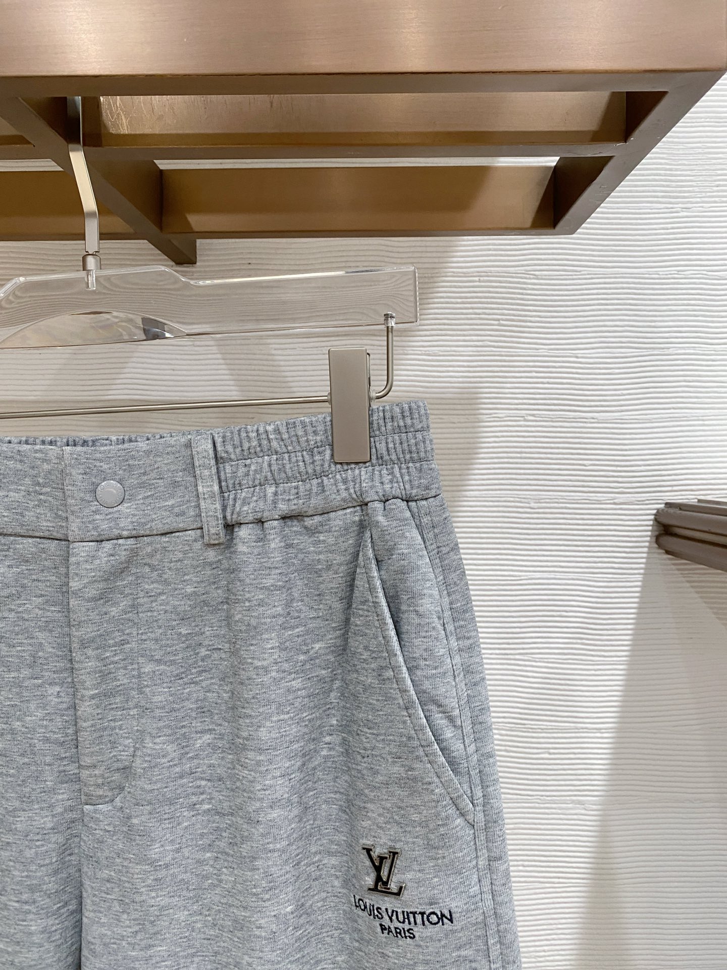 🌟27 驴家# 2026 春夏时尚/休闲裤子美学的焕新诠释,演绎浓郁的格调型时尚风范,细节感和设计感强悍