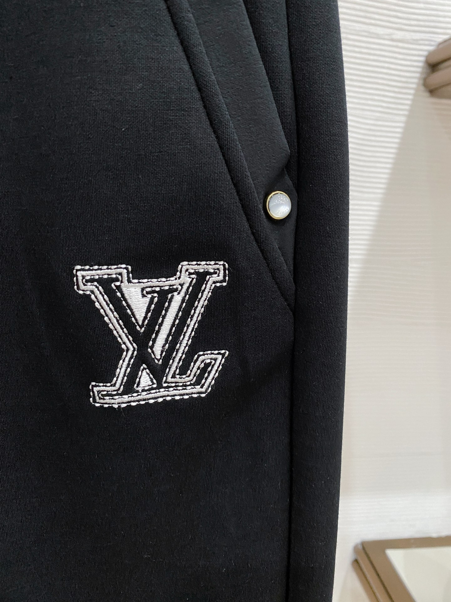 🌟27 驴家# 2026 春夏时尚/休闲裤子美学的焕新诠释,演绎浓郁的格调型时尚风范,细节感和设计感强悍