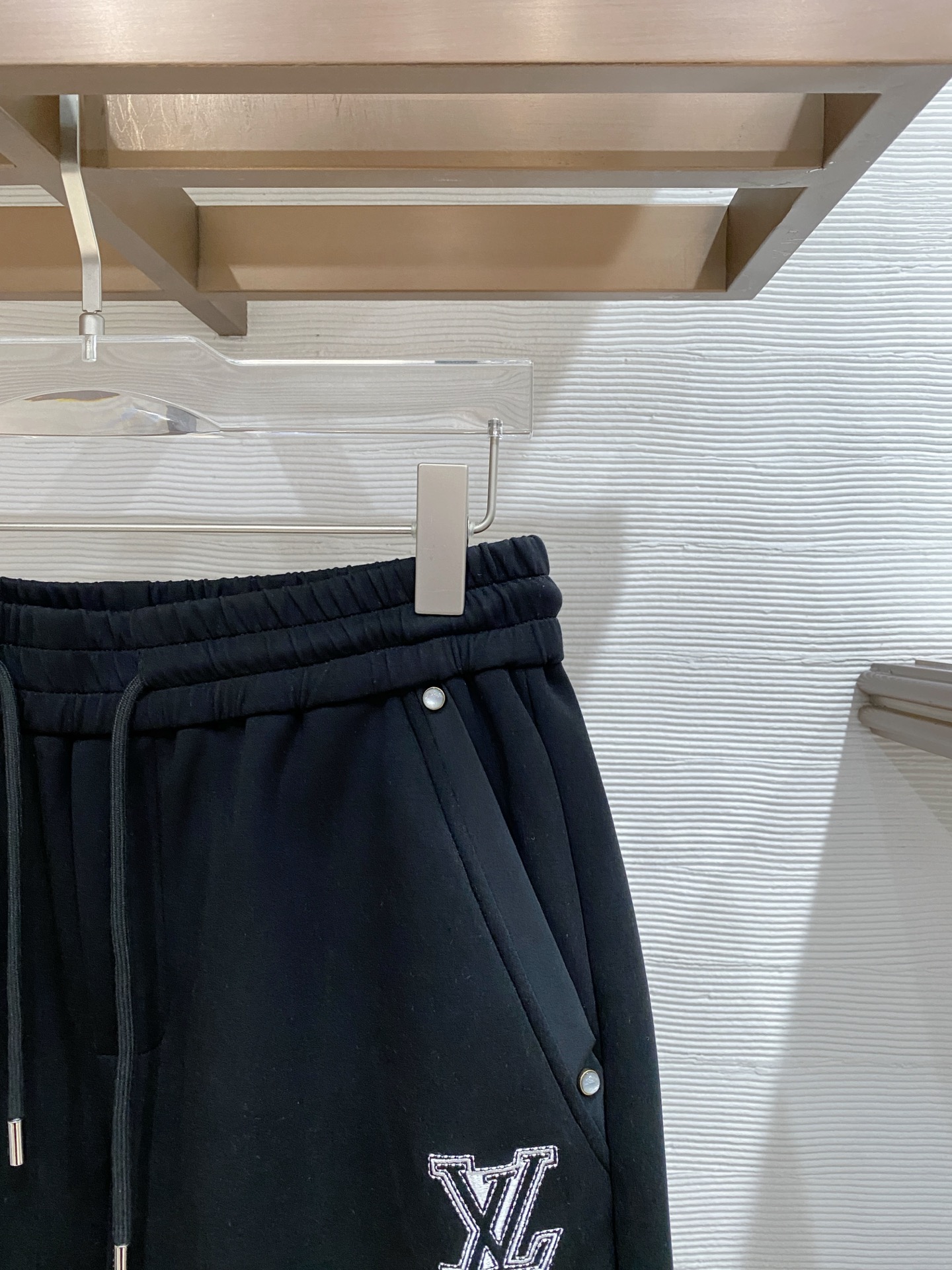 🌟27 驴家# 2026 春夏时尚/休闲裤子美学的焕新诠释,演绎浓郁的格调型时尚风范,细节感和设计感强悍