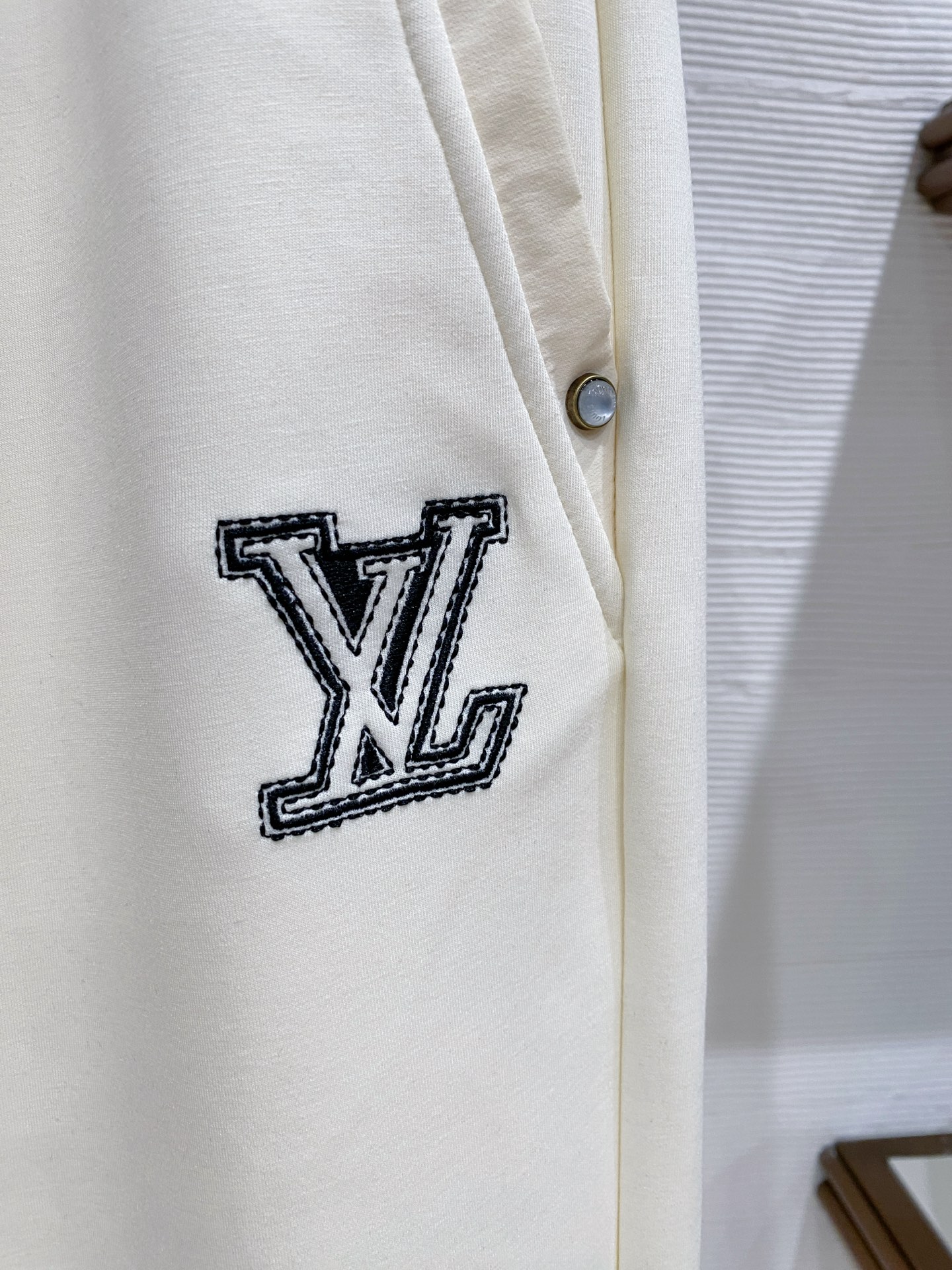 🌟27 驴家# 2026 春夏时尚/休闲裤子美学的焕新诠释,演绎浓郁的格调型时尚风范,细节感和设计感强悍