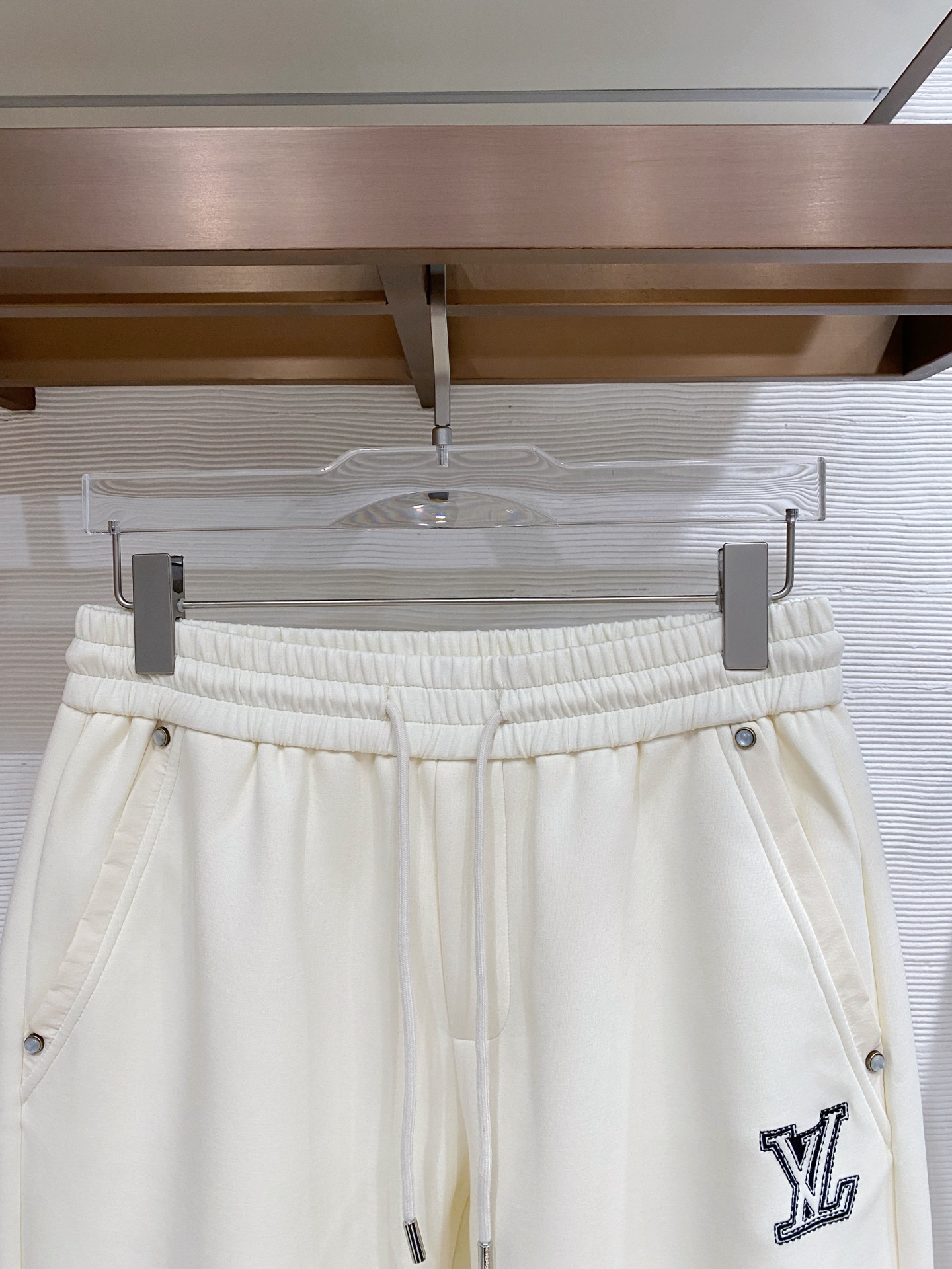 🌟27 驴家# 2026 春夏时尚/休闲裤子美学的焕新诠释,演绎浓郁的格调型时尚风范,细节感和设计感强悍