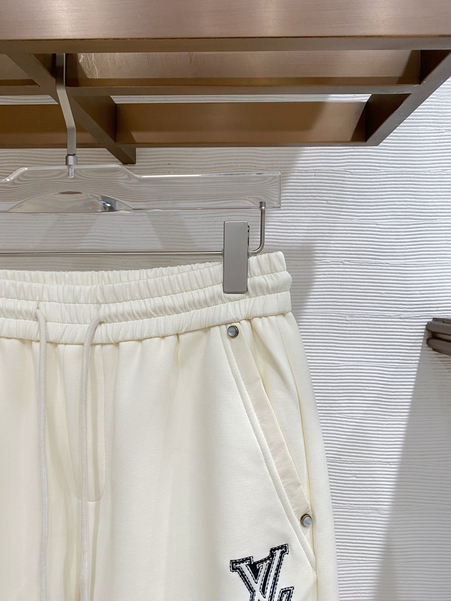 🌟27 驴家# 2026 春夏时尚/休闲裤子美学的焕新诠释,演绎浓郁的格调型时尚风范,细节感和设计感强悍