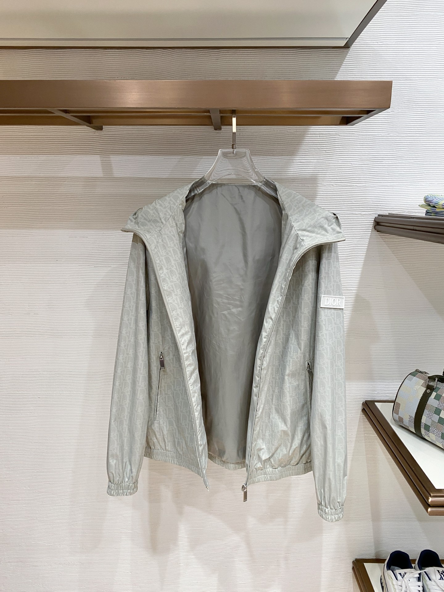 贸易公司订单‼️ 26SS早春新品 高端男士立领双面夹克外套 产量稀少珍贵.难度系数之高令人震撼!一眼便