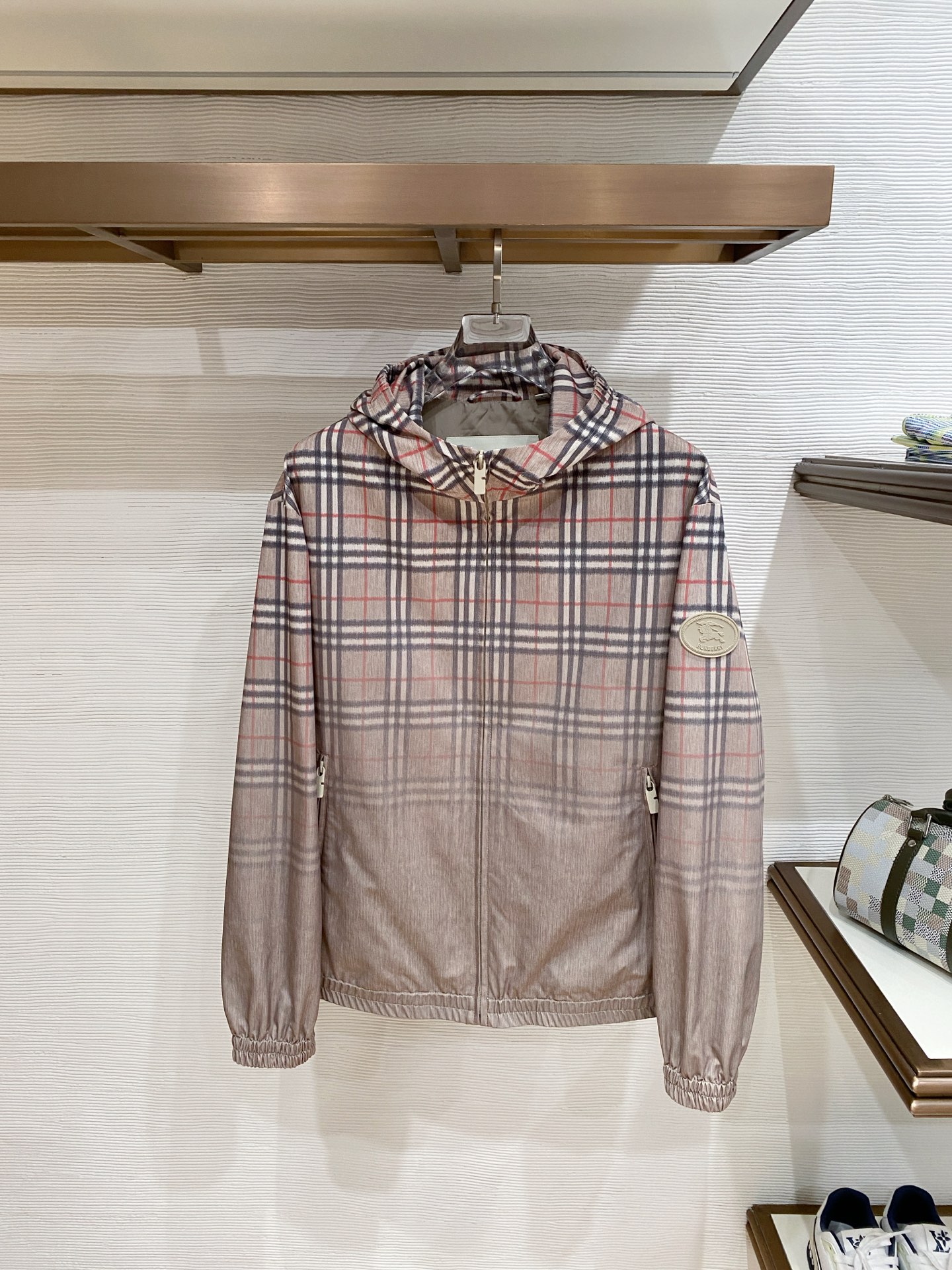 贸易公司订单‼️ 26SS早春新品 高端男士立领双面夹克外套 产量稀少珍贵.难度系数之高令人震撼!一眼便