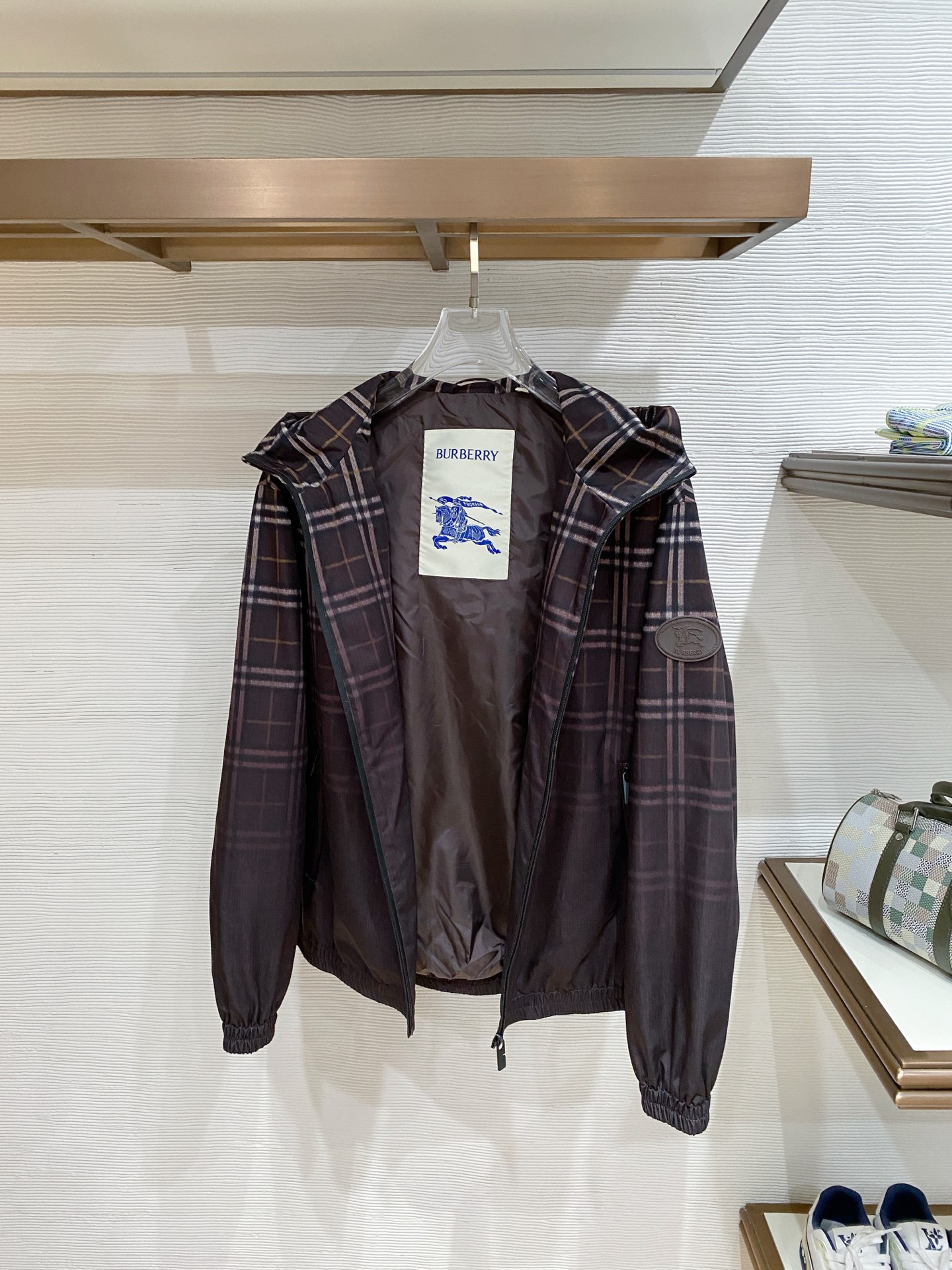 贸易公司订单‼️ 26SS早春新品 高端男士立领双面夹克外套 产量稀少珍贵.难度系数之高令人震撼!一眼便