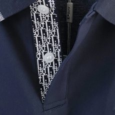 。Diro 2026春夏新品翻领Polo短袖 时尚单品设计,更加时尚舒适,高标准定制,上身非常有型,奢华 。Diro 2026春夏新品翻领Polo短袖 时尚单品设计,更加时尚舒适,高标准定制,上身非常有型,奢华