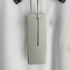 。Diro 2026春夏新品翻领Polo短袖 时尚单品设计,更加时尚舒适,高标准定制,上身非常有型,奢华 。Diro 2026春夏新品翻领Polo短袖 时尚单品设计,更加时尚舒适,高标准定制,上身非常有型,奢华