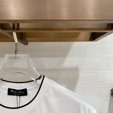 精品面料 顶级定制醋酸面料Loro piana 1926春夏新款首发专柜最新款短袖圆领T恤 高端订制 设 精品面料 顶级定制醋酸面料Loro piana 1926春夏新款首发专柜最新款短袖圆领T恤 高端订制 设
