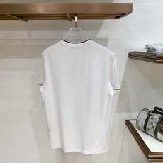 精品面料 顶级定制醋酸面料Loro piana 1926春夏新款首发专柜最新款短袖圆领T恤 高端订制 设 精品面料 顶级定制醋酸面料Loro piana 1926春夏新款首发专柜最新款短袖圆领T恤 高端订制 设