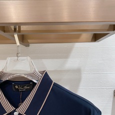 。Loro piana 1926春夏新品翻领Polo短袖 时尚单品设计,更加时尚舒适,高标准定制,上身非 。Loro piana 1926春夏新品翻领Polo短袖 时尚单品设计,更加时尚舒适,高标准定制,上身非