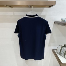 。Diro 2026春夏新品翻领Polo短袖 时尚单品设计,更加时尚舒适,高标准定制,上身非常有型,奢华 。Diro 2026春夏新品翻领Polo短袖 时尚单品设计,更加时尚舒适,高标准定制,上身非常有型,奢华