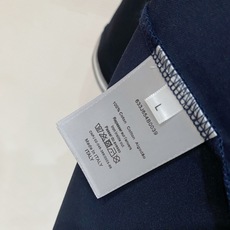 。Diro 2026春夏新品翻领Polo短袖 时尚单品设计,更加时尚舒适,高标准定制,上身非常有型,奢华 。Diro 2026春夏新品翻领Polo短袖 时尚单品设计,更加时尚舒适,高标准定制,上身非常有型,奢华