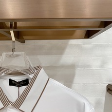 。Loro piana 1926春夏新品翻领Polo短袖 时尚单品设计,更加时尚舒适,高标准定制,上身非 。Loro piana 1926春夏新品翻领Polo短袖 时尚单品设计,更加时尚舒适,高标准定制,上身非