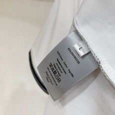 。Diro 2026春夏新品翻领Polo短袖 时尚单品设计,更加时尚舒适,高标准定制,上身非常有型,奢华 。Diro 2026春夏新品翻领Polo短袖 时尚单品设计,更加时尚舒适,高标准定制,上身非常有型,奢华
