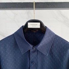 一套销售 春款套装 顶级品质 Lv定制顶级提花面料 新品 最新设计款 2026ss 家新款夹克外套,秀 一套销售 春款套装 顶级品质 Lv定制顶级提花面料 新品 最新设计款 2026ss 家新款夹克外套,秀