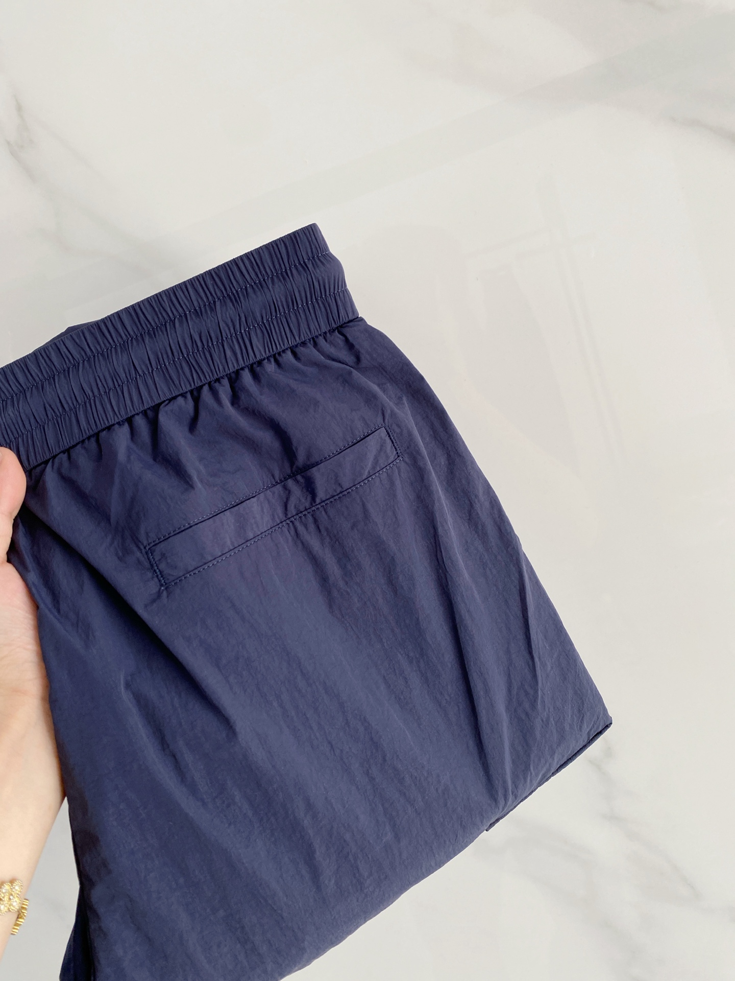 NO:746759,.Prada men's casual pants, top-quality quick-drying fabric casual pants, the latest upper body style is invincible!  You can definitely close your eyes and close your eyes. This pair of pants is very versatile and has an elastic waist. It can be worn in daily work and outdoor sports. It is the perfect combination of fashion and leisure and outdoor sports, so it is your best choice whether you wear it daily or outdoors. Extreme comfort and quick perspiration are the most popular focus, which improves the wearing comfort and is suitable for aerobic exercise and cross-country running conditions. This type of running casual pants has an extremely wide range of applications, allowing you to naturally maintain your love for sports in the summer, and can also be worn in leisure life.  Size M-3XL,,prada,19860909.普拉达男士休闲裤 顶级速干面料休闲裤,最新款上身版型无敌正！ 绝对可以闭眼收的一款 此款裤子非常百搭,弹力腰围,日常上班 户外运动都可以穿着,是时尚休闲与户外运动的完美结合,所以无论您平时穿或者户外穿都是您的最佳选择. 极致舒适和快速排汗是备受青睐的重点,提升穿着舒适度,适合有氧运动和越野跑条件下穿着,此款是一件适用范围极其广泛的跑步休闲裤,让你在夏天自然可以保持对运动热爱,也可以在休闲生活中穿着 尺码M-3XL,,prada,,Men's clothing