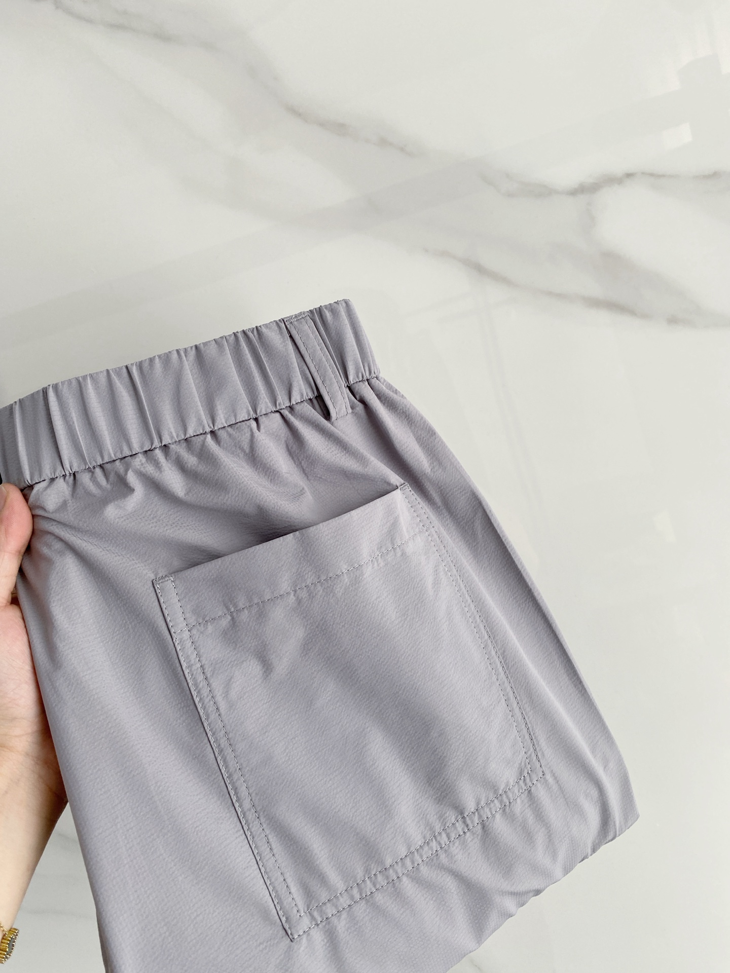 NO:746768,GUCC1  Men's boutique casual pants are made of top-quality fabrics. The latest model has an unbeatable upper body shape! You can definitely wear it with your eyes closed. These pants are very versatile and have an elastic waist. They can be worn for daily work and outdoor sports. They are the perfect combination of fashion, leisure and outdoor sports, so they are your best choice whether you wear them daily or outdoors. Extremely  Comfort and quick sweat wicking are the most popular focuses. It improves wearing comfort and is suitable for aerobic exercise and cross-country running. This type of running casual pants has an extremely wide range of applications, allowing you to naturally maintain your love for sports in the summer and also wear it in leisure life. M-3XL,,gucci,19860909GUCC1 男士精品休闲裤顶级面料休闲裤,最新款上身版型无敌正!绝对可以闭眼收的一款此款裤子非常百搭,弹力腰围,日常上班户外运动都可以穿着,是时尚休闲与户外运动的完美结合,所以无论您平时穿或者户外穿都是您的最佳选择.极致舒适和快速排汗是备受青睐的重点,提升穿着舒适度,适合有氧运动和越野跑条件下穿着,此款是一件适用范围极其广泛的跑步休闲裤,让你在夏天自然可以保持对运动热爱,也可以在休闲生活中穿着.M-3XL,,gucci,,Men's clothing