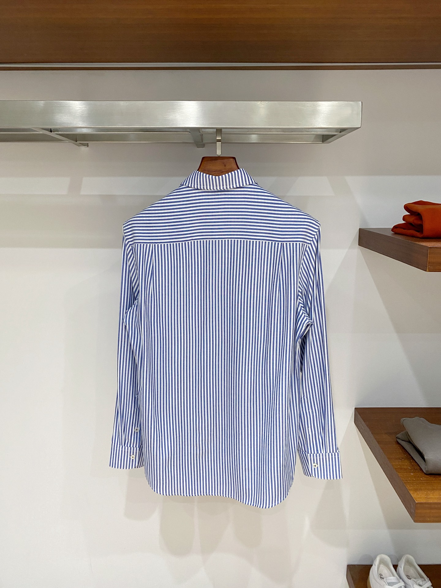 顶级品质>26新款(精品衬衫)专柜官网同步发售！辅料全部原版定制出品，贸易公司真品订单。高级定制进口面料