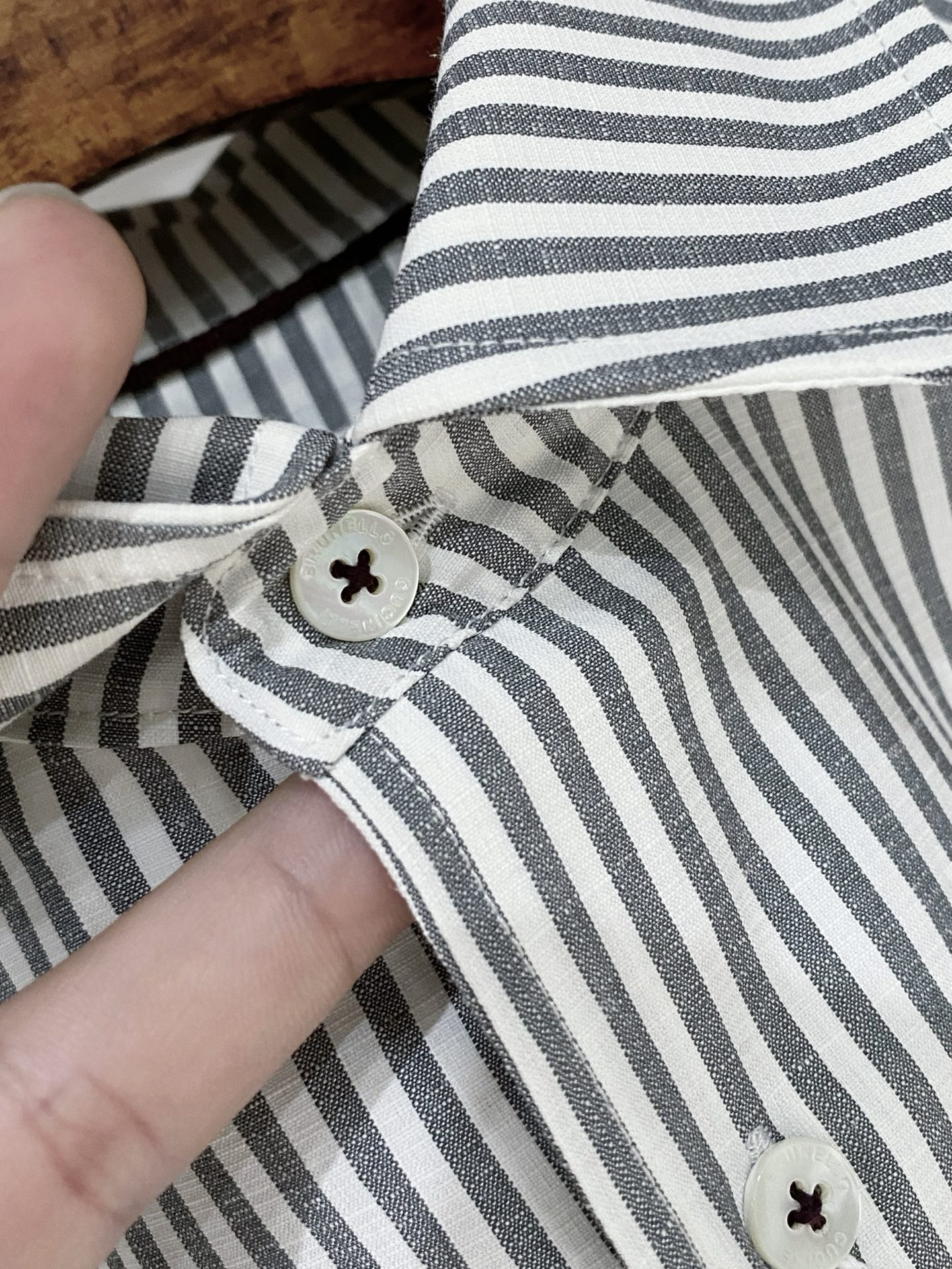 顶级品质>26新款(精品衬衫)专柜官网同步发售！辅料全部原版定制出品，贸易公司真品订单。高级定制进口面料