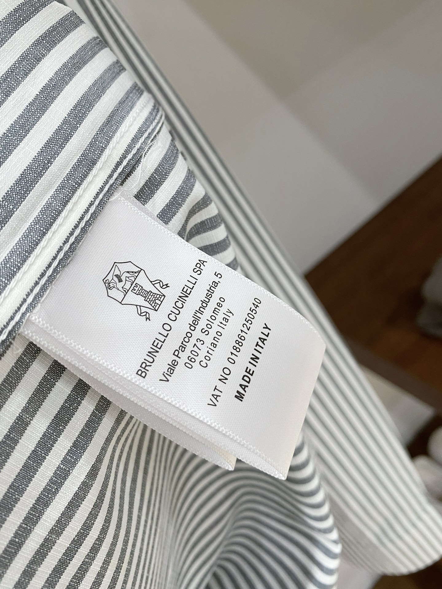 顶级品质>26新款(精品衬衫)专柜官网同步发售！辅料全部原版定制出品，贸易公司真品订单。高级定制进口面料