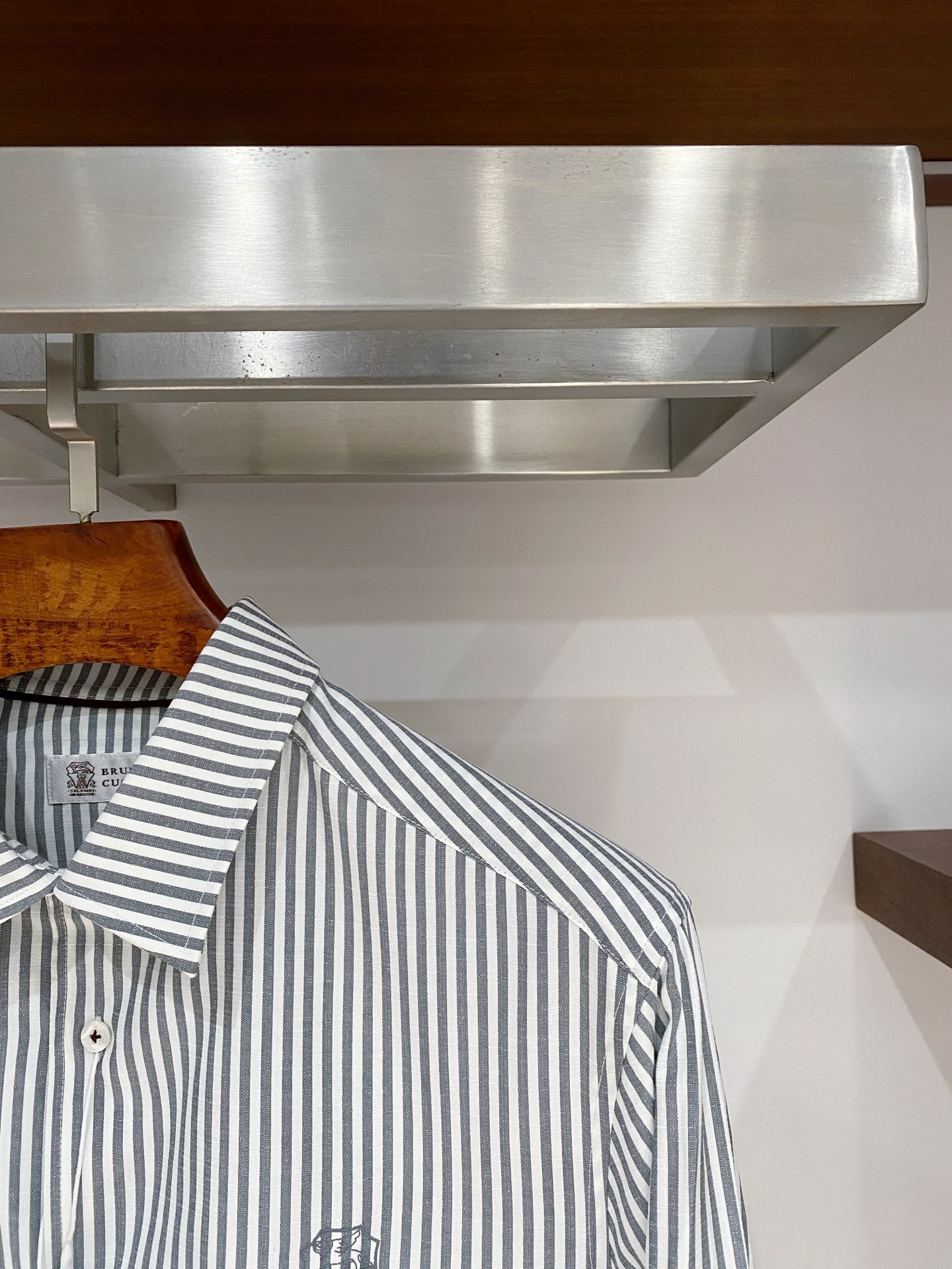 顶级品质>26新款(精品衬衫)专柜官网同步发售！辅料全部原版定制出品，贸易公司真品订单。高级定制进口面料