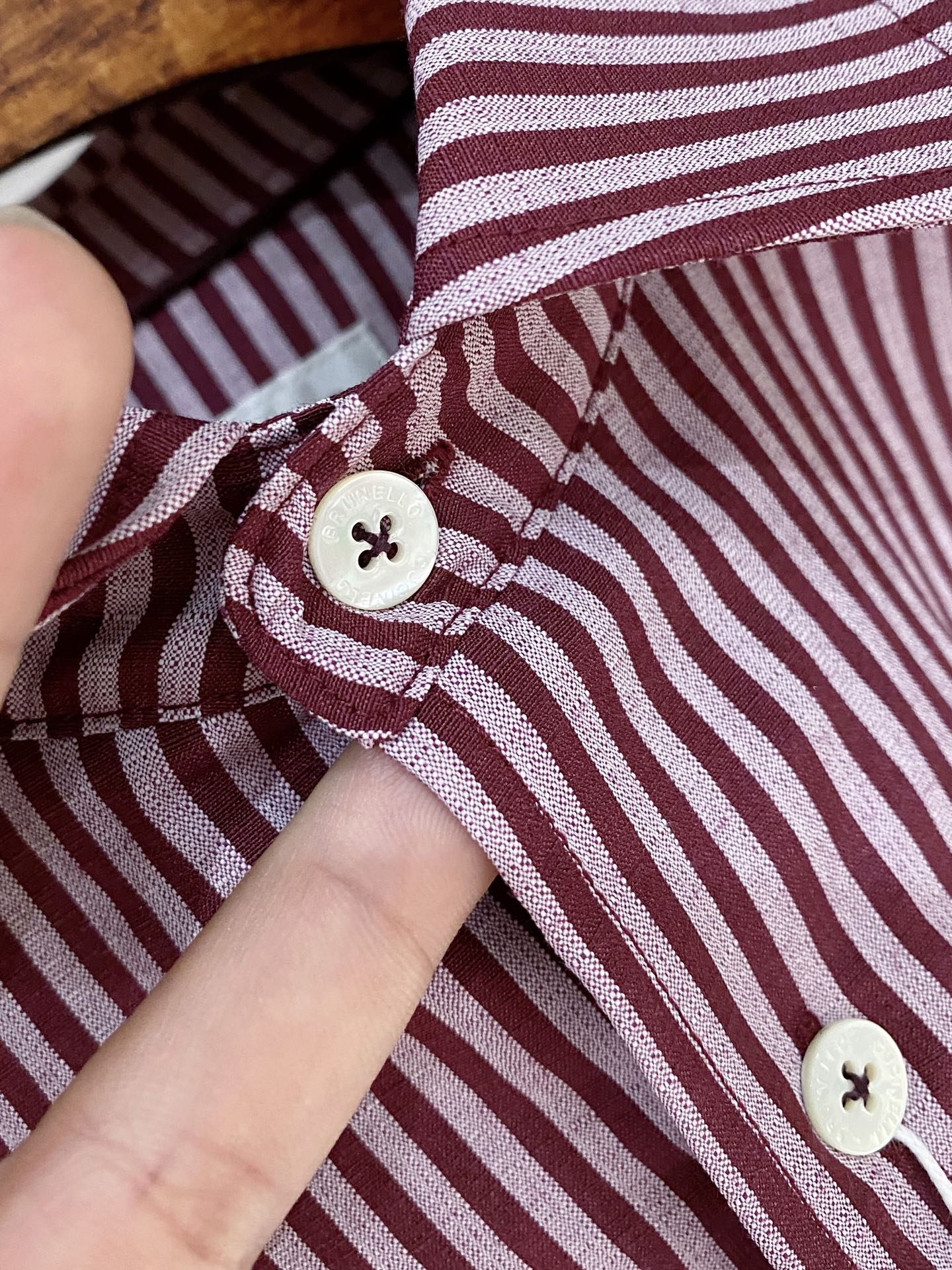 顶级品质>26新款(精品衬衫)专柜官网同步发售！辅料全部原版定制出品，贸易公司真品订单。高级定制进口面料