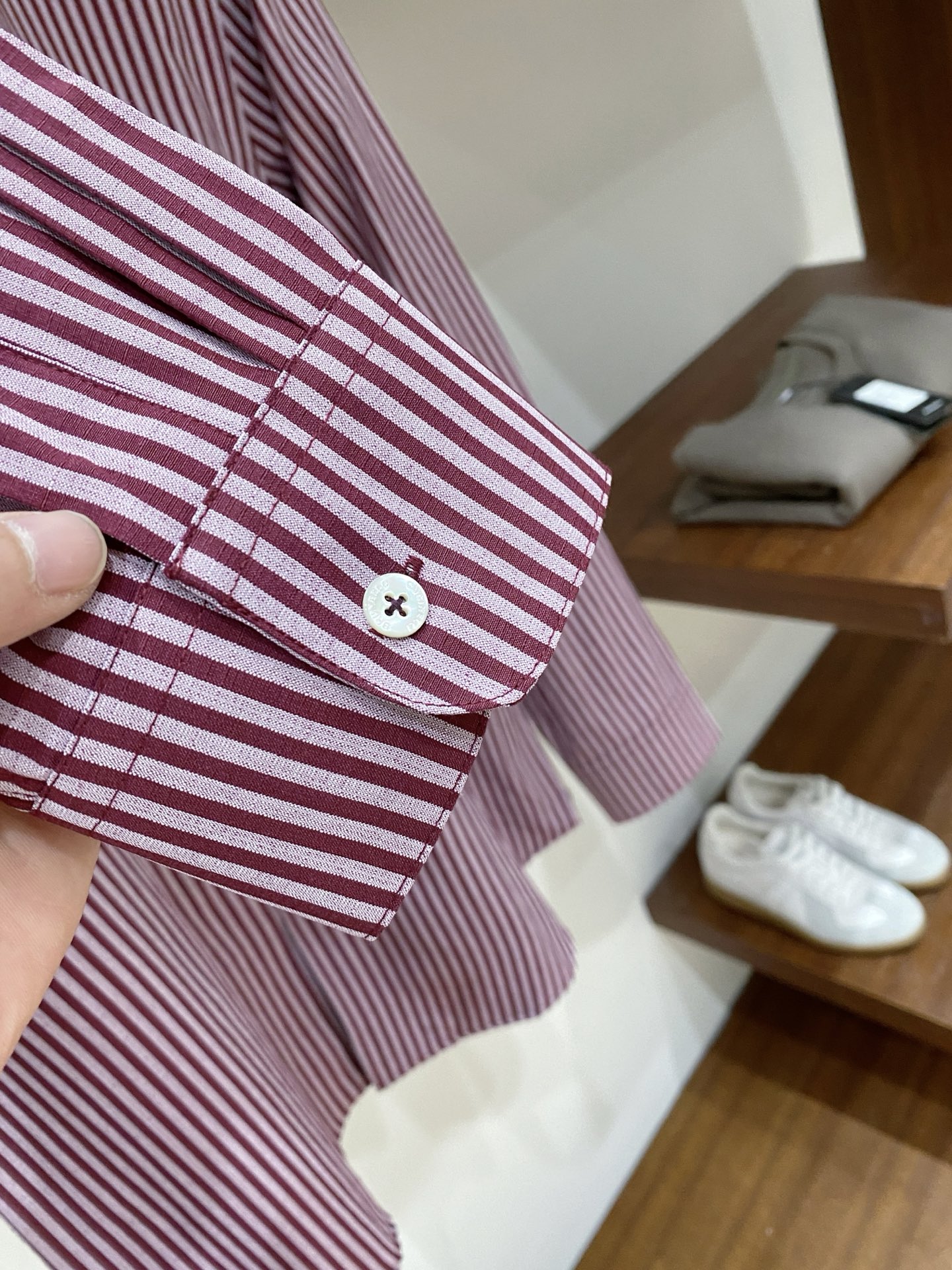 顶级品质>26新款(精品衬衫)专柜官网同步发售！辅料全部原版定制出品，贸易公司真品订单。高级定制进口面料