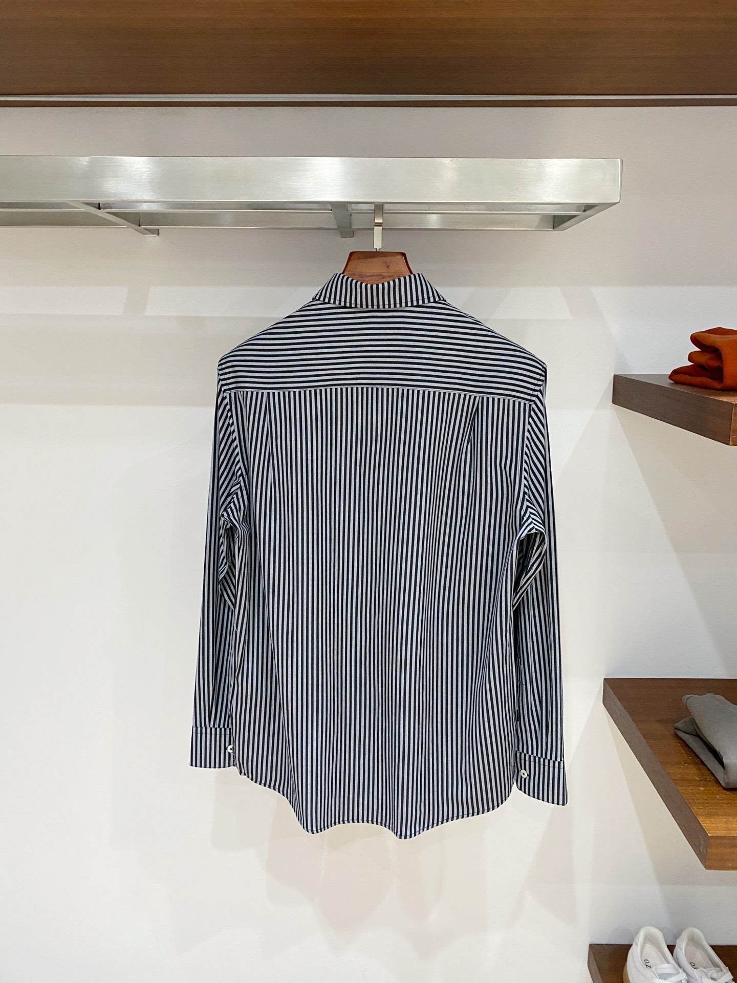 顶级品质>26新款(精品衬衫)专柜官网同步发售！辅料全部原版定制出品，贸易公司真品订单。高级定制进口面料