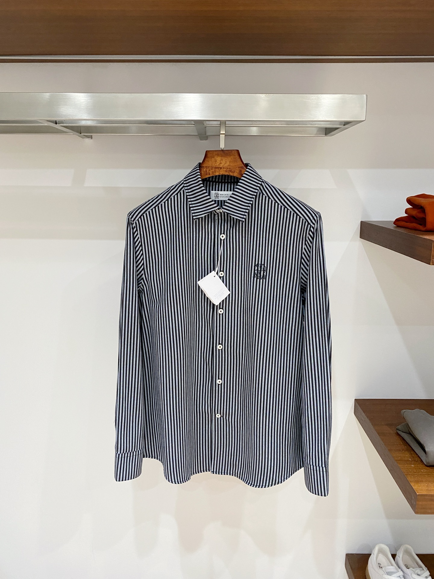 顶级品质>26新款(精品衬衫)专柜官网同步发售！辅料全部原版定制出品，贸易公司真品订单。高级定制进口面料