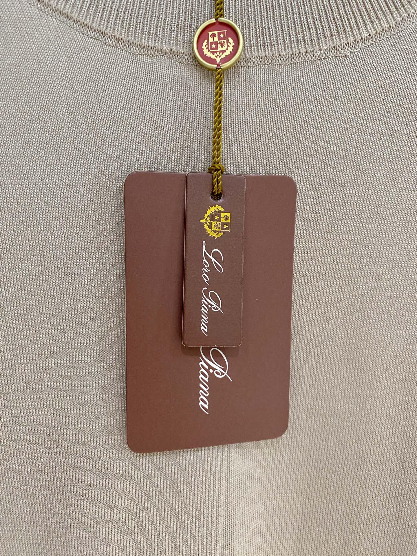 高级货>26新款(醋酸/天丝/桑蚕丝/混纺)专柜官网同步发售！辅料全部原版定制出品，贸易公司真品订单。高