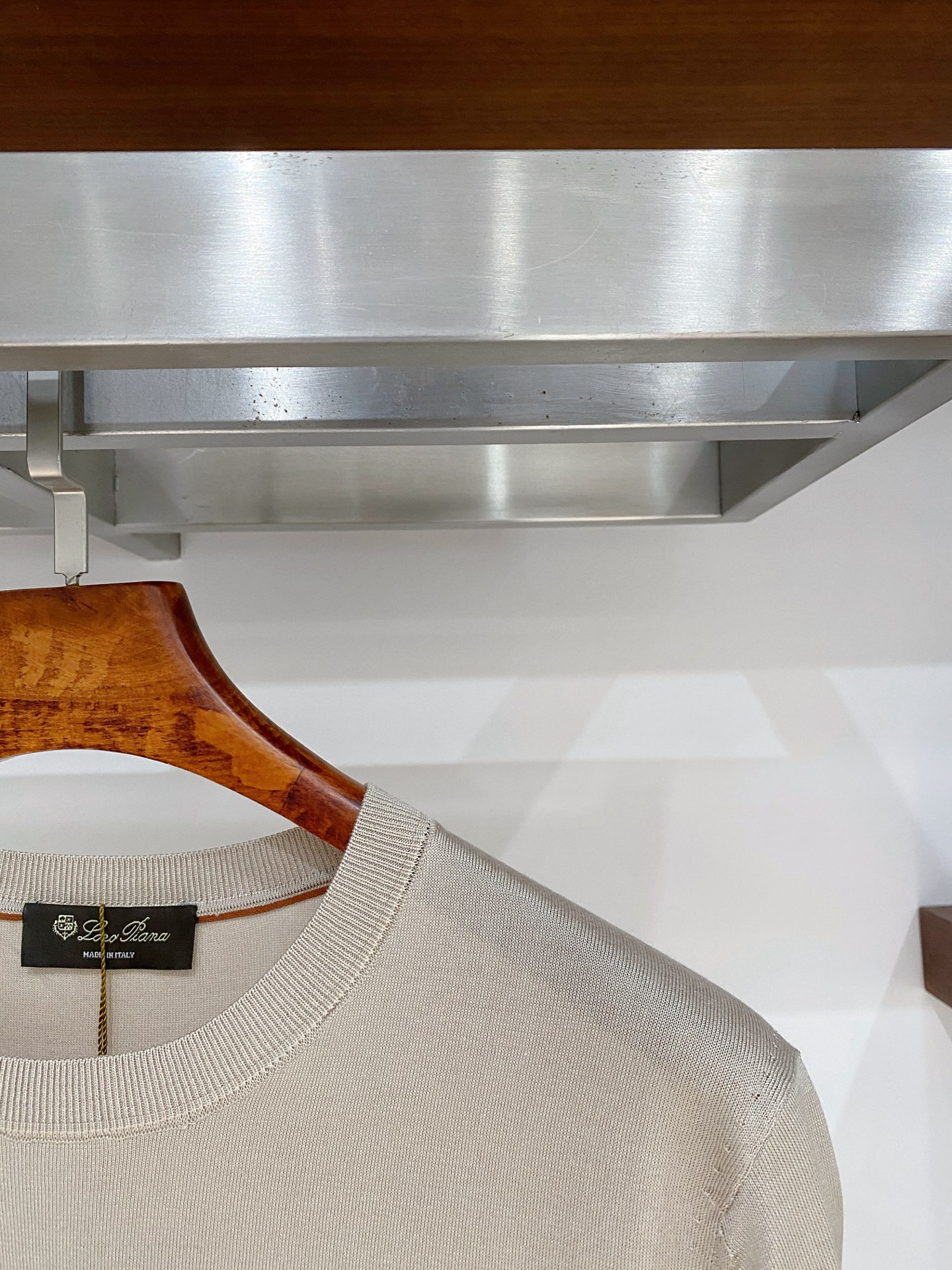 高级货>26新款(醋酸/天丝/桑蚕丝/混纺)专柜官网同步发售！辅料全部原版定制出品，贸易公司真品订单。高