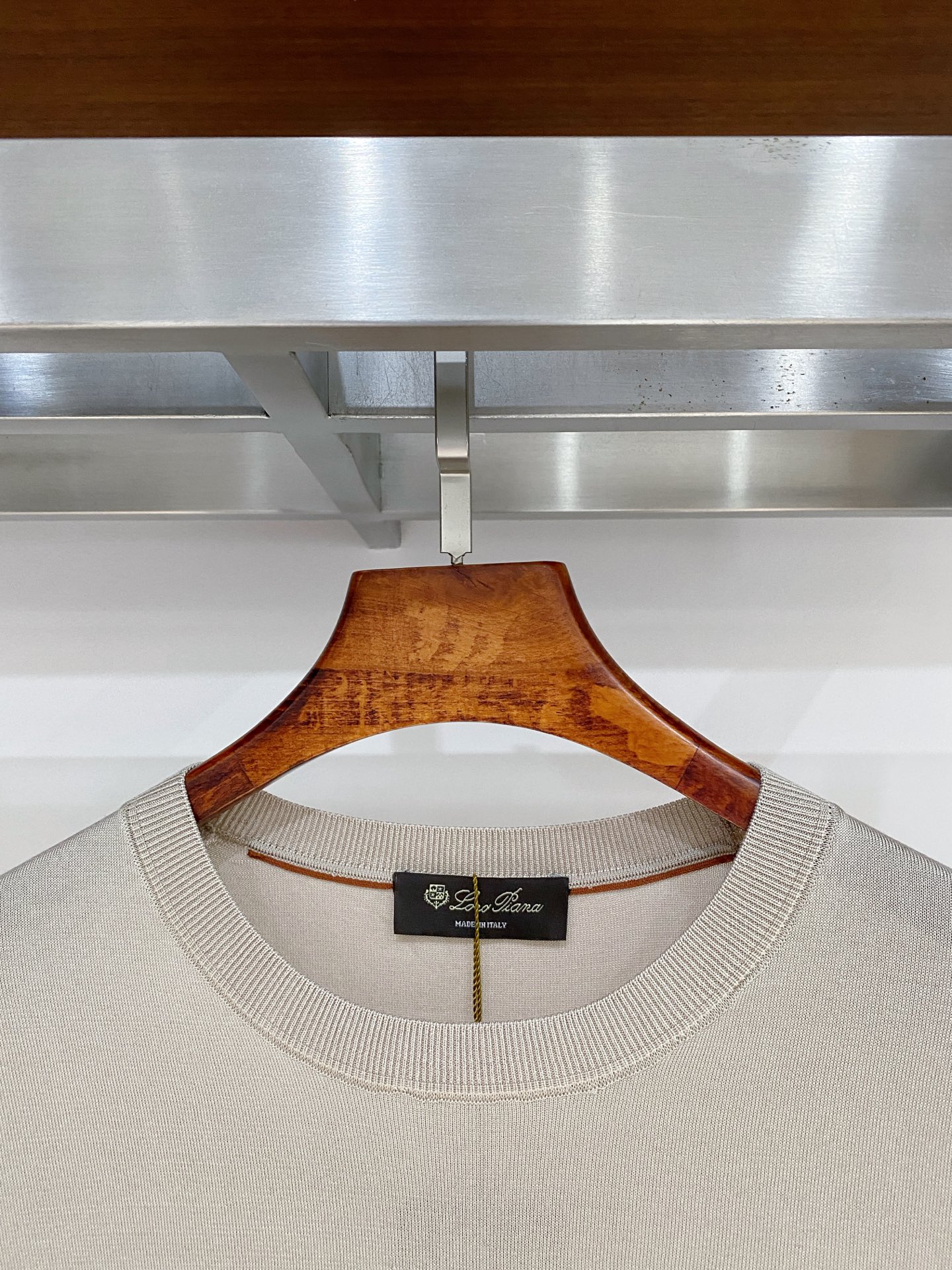 高级货>26新款(醋酸/天丝/桑蚕丝/混纺)专柜官网同步发售！辅料全部原版定制出品，贸易公司真品订单。高