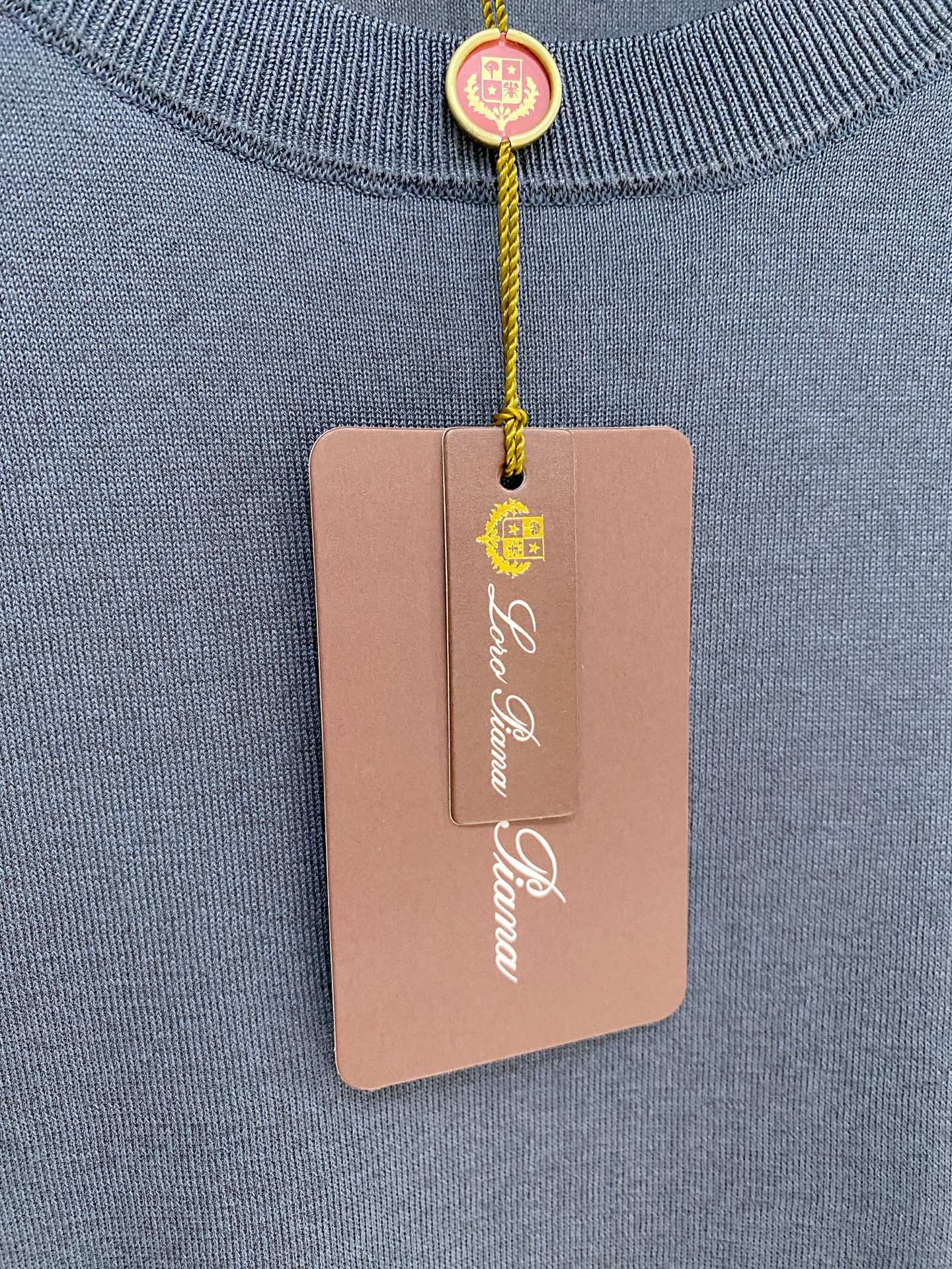 高级货>26新款(醋酸/天丝/桑蚕丝/混纺)专柜官网同步发售！辅料全部原版定制出品，贸易公司真品订单。高