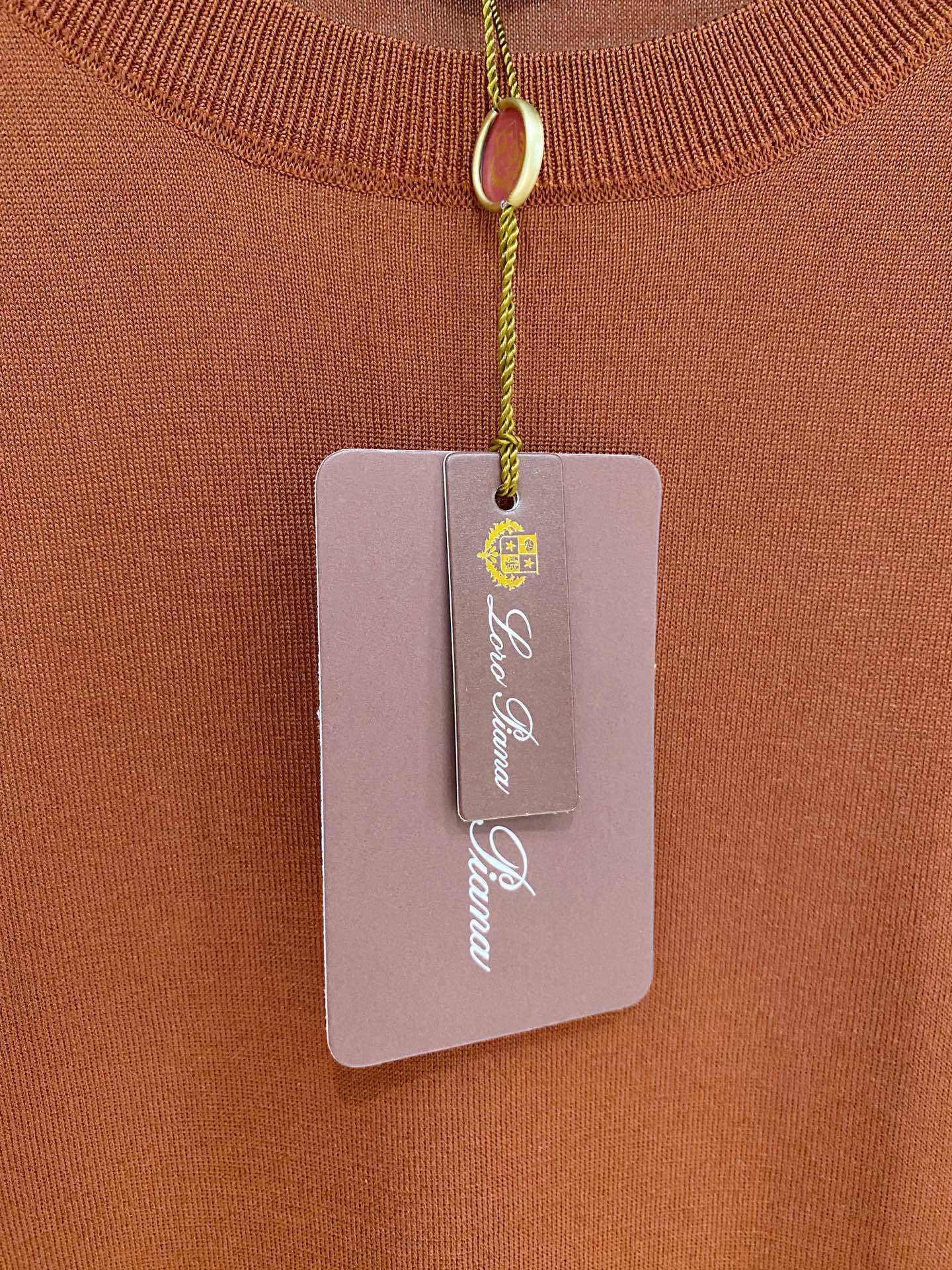 高级货>26新款(醋酸/天丝/桑蚕丝/混纺)专柜官网同步发售！辅料全部原版定制出品，贸易公司真品订单。高