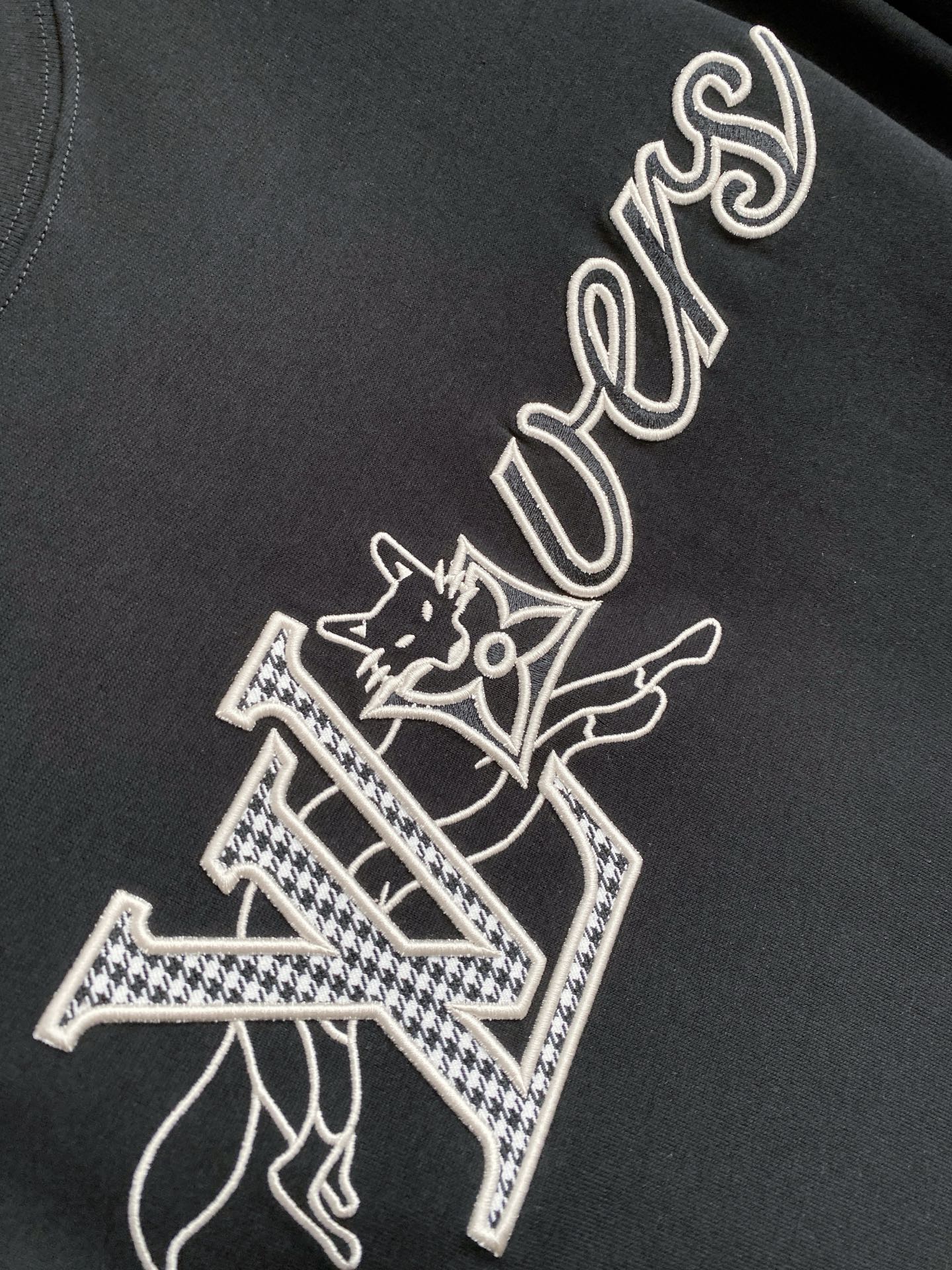 LV Lovers Cat Embroidery Tee