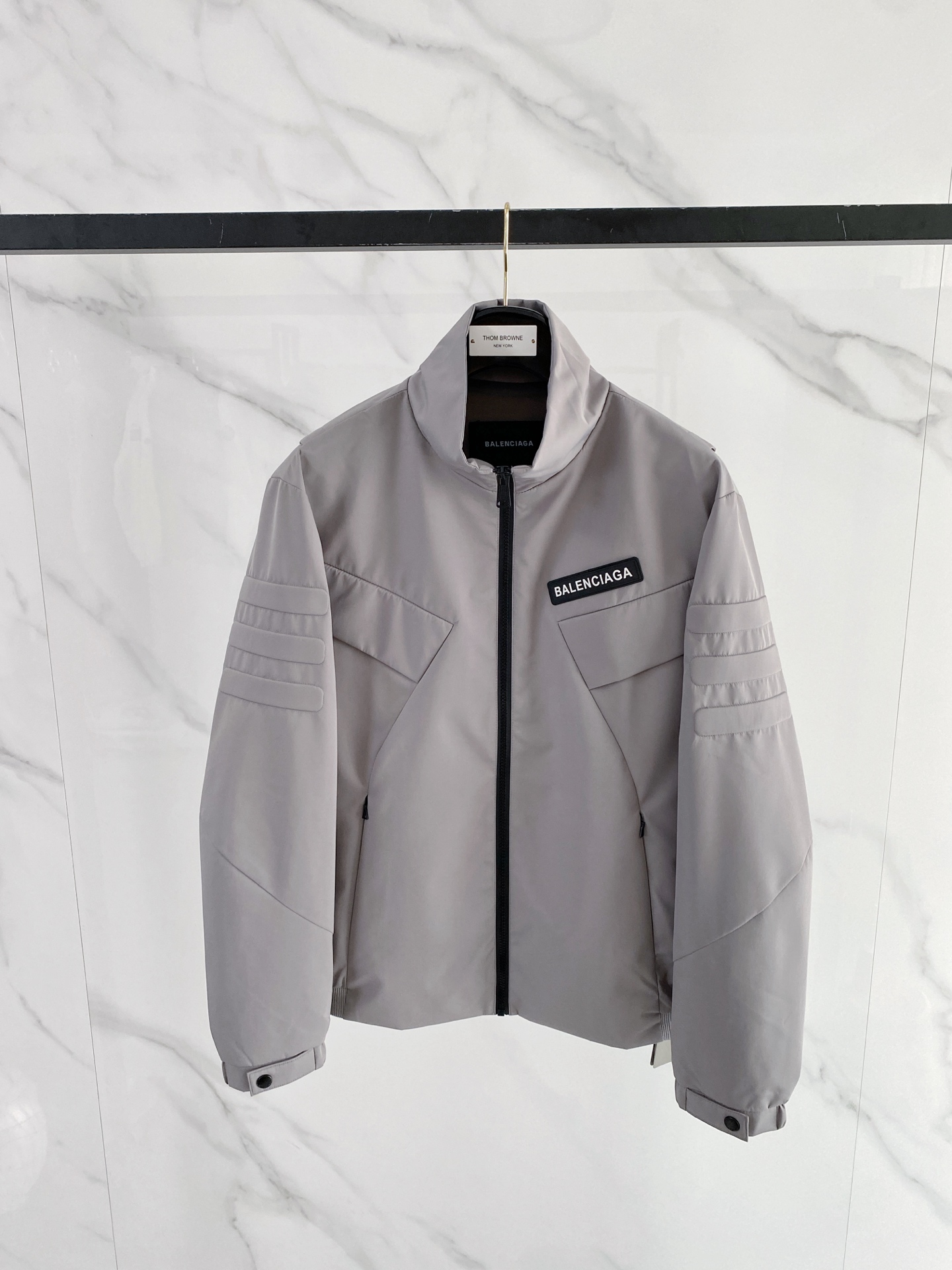 발렌시아가 남성 자켓 26SS 53156