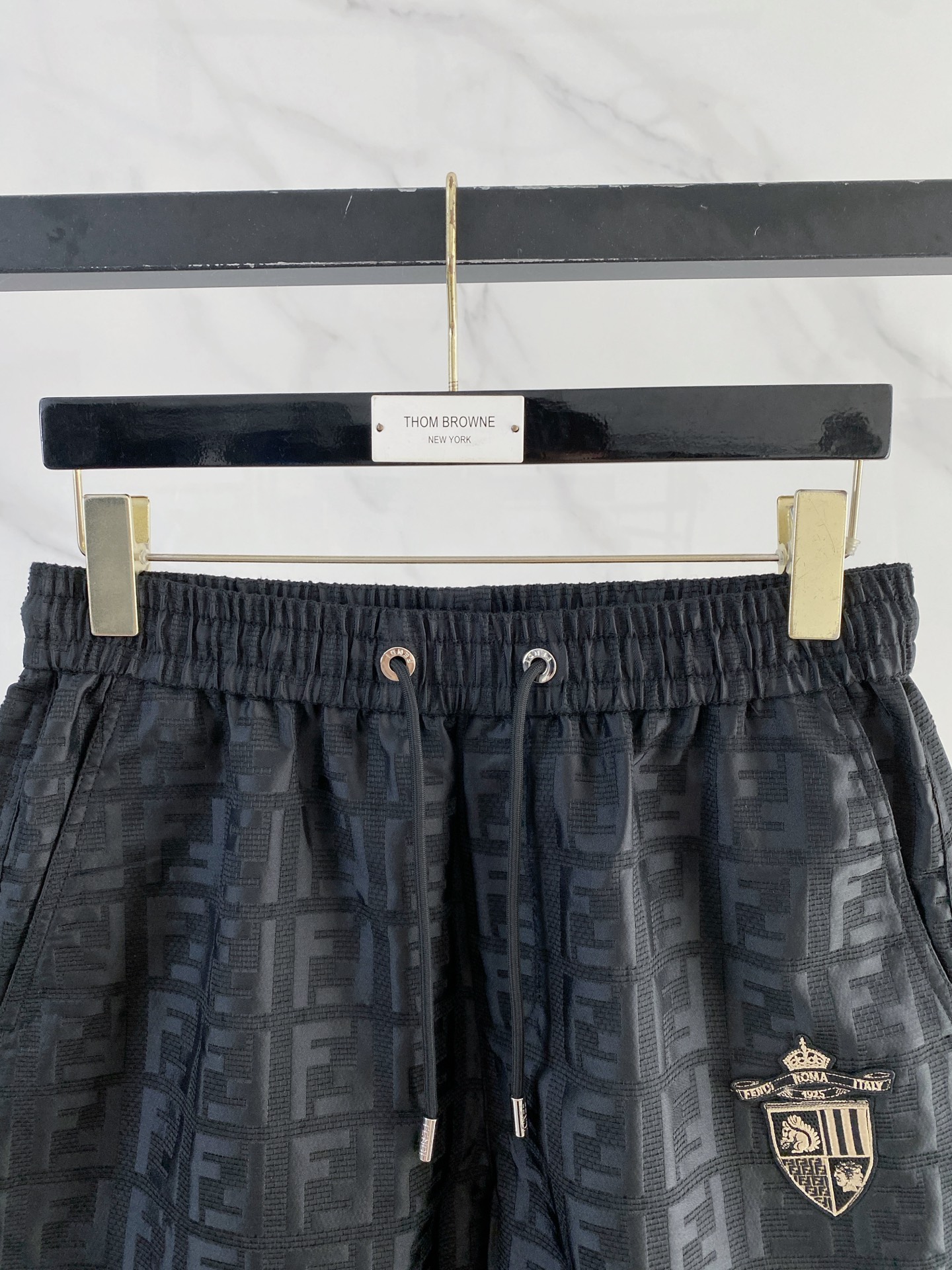 Alternative view of Shorts 09537