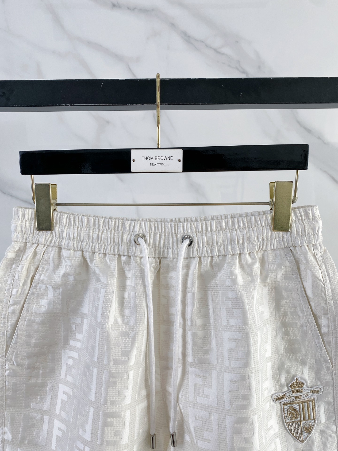Alternative view of Shorts 09535