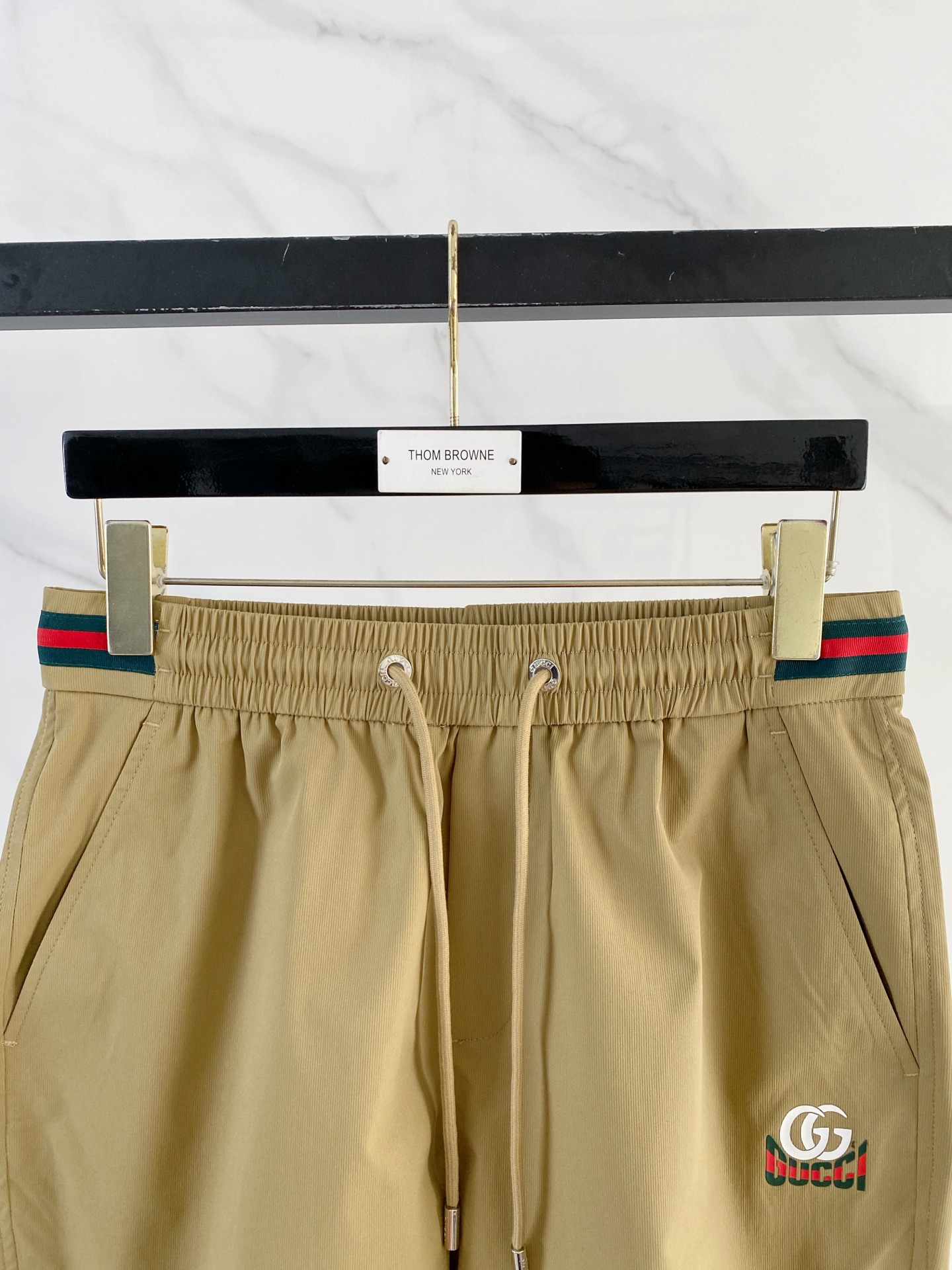 Alternative view of Shorts 09573