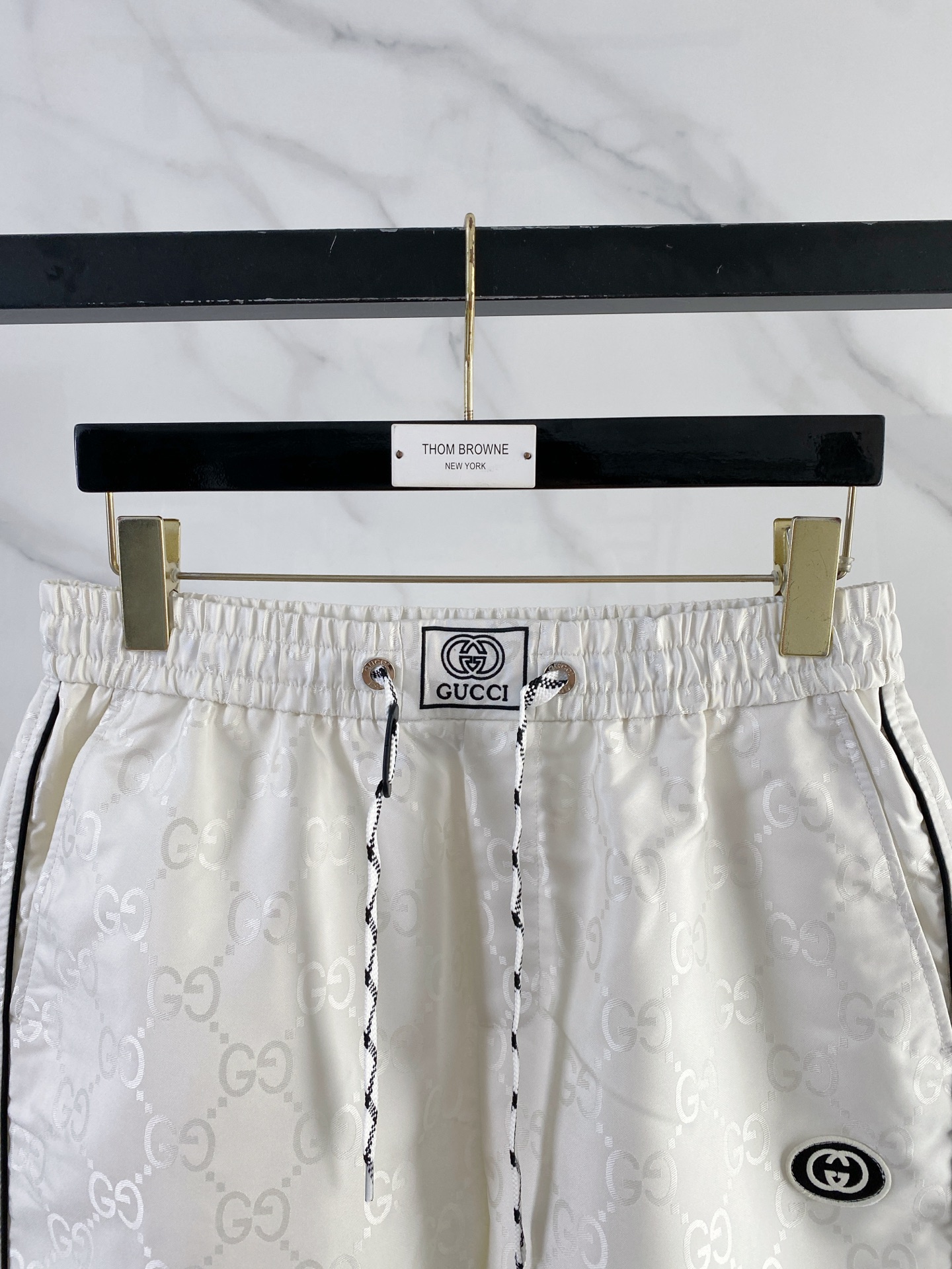 Alternative view of Shorts 09561