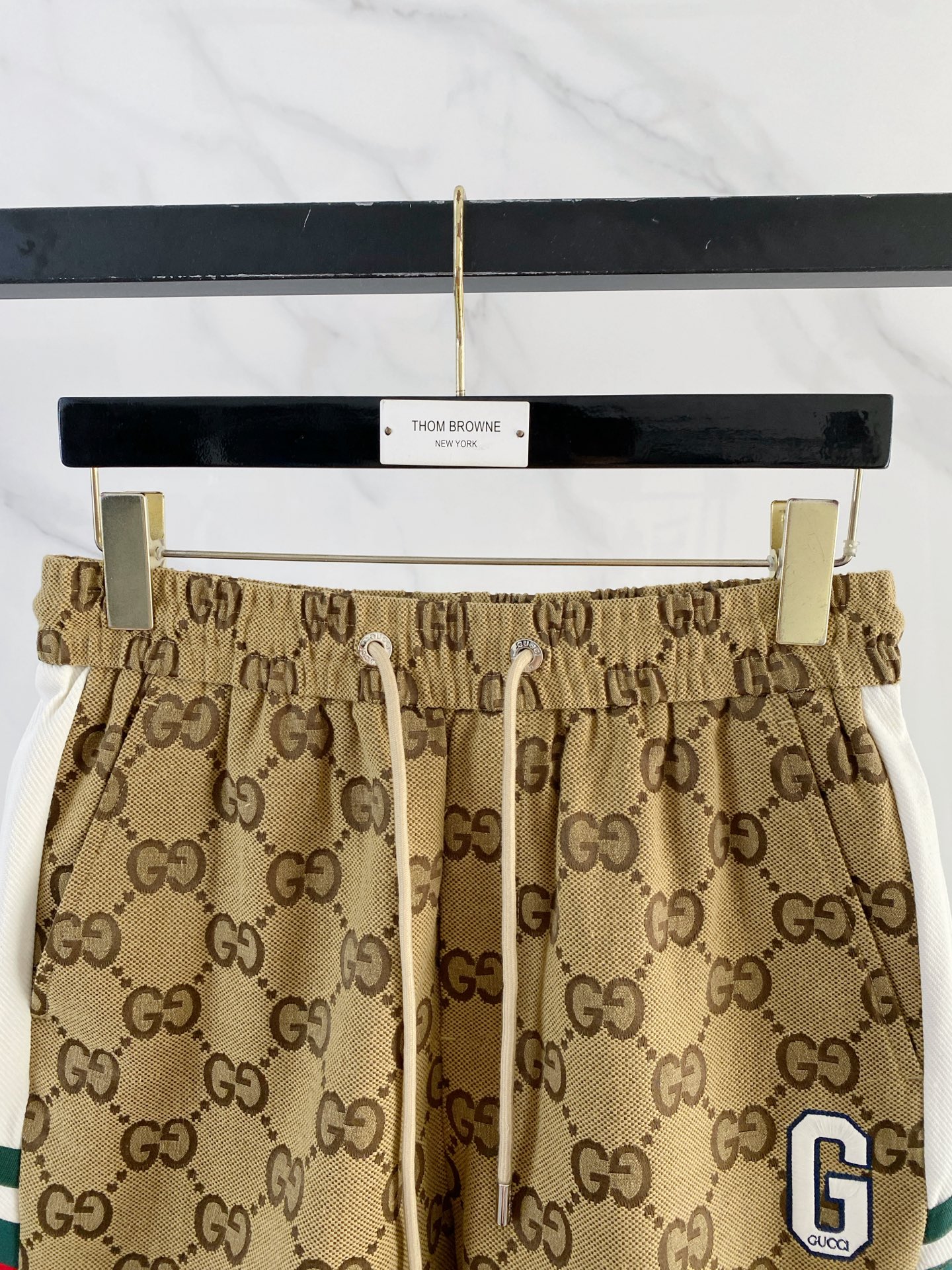 Alternative view of Shorts 09563