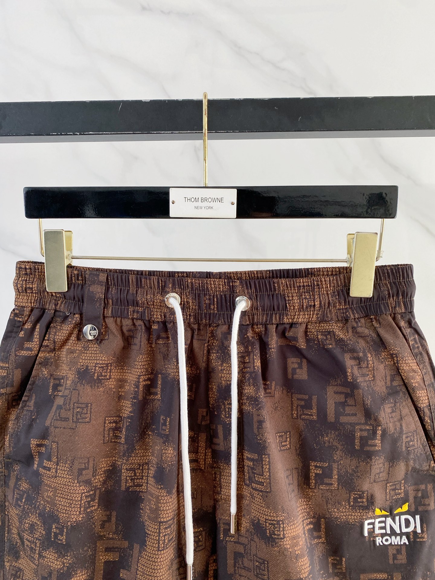 Alternative view of Shorts 09567