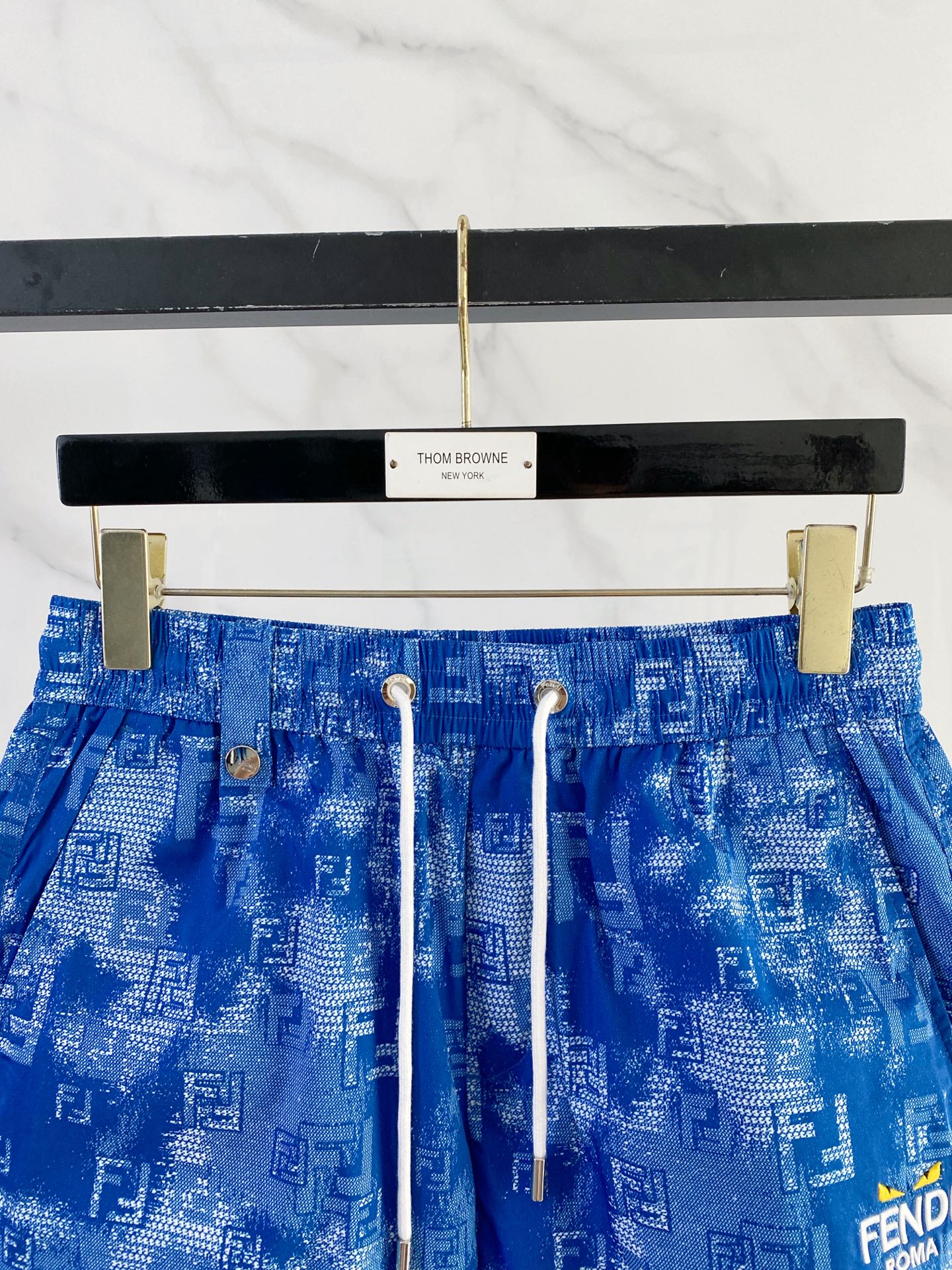Alternative view of Shorts 09569