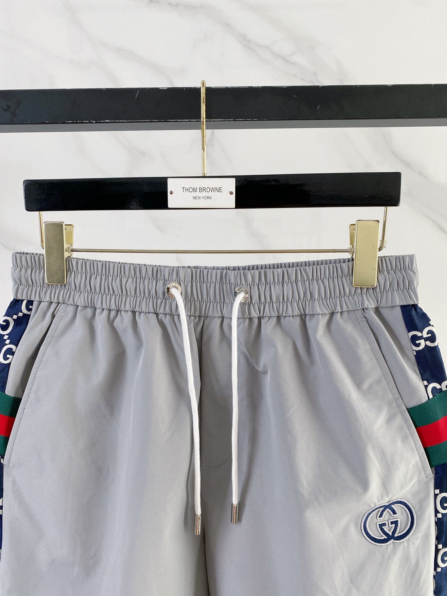 Alternative view of Shorts 09555