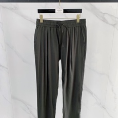 Loro Piana 一套销售 春款套装 顶级品质 定制顶级面料 新品 最新设计款 2026ss 秀场 Loro Piana 一套销售 春款套装 顶级品质 定制顶级面料 新品 最新设计款 2026ss 秀场